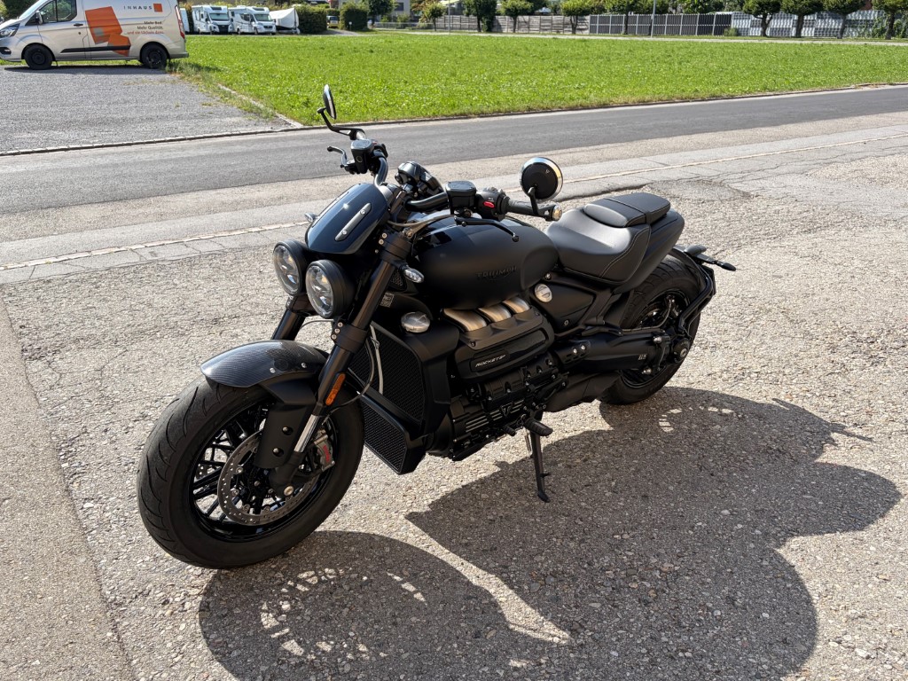 TRIUMPH Rocket III-showroom-element-1
