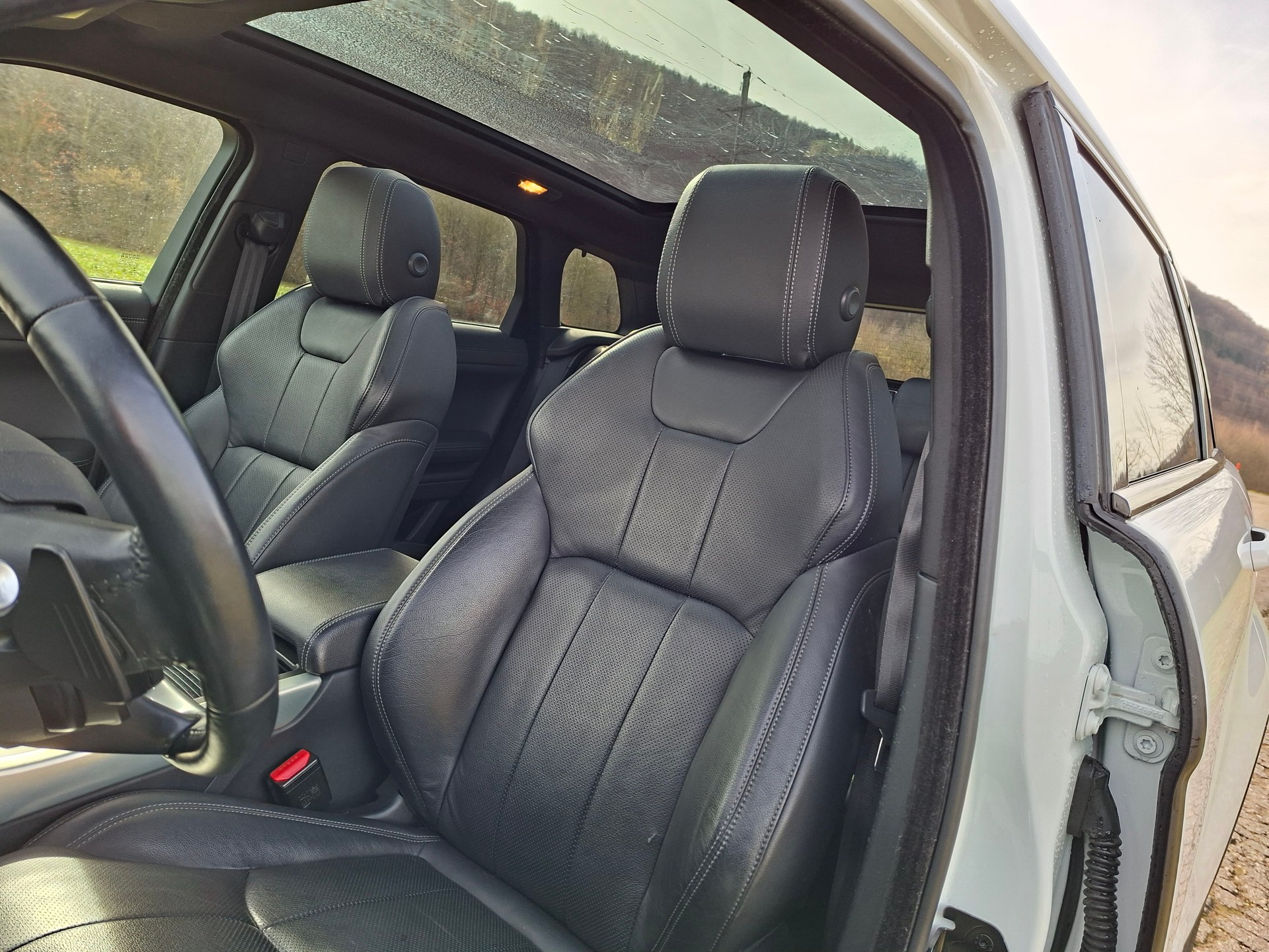 LAND ROVER Range Rover Evoque 2.0 Si4 SE AT9*10.2 Tochscreen*-image-8