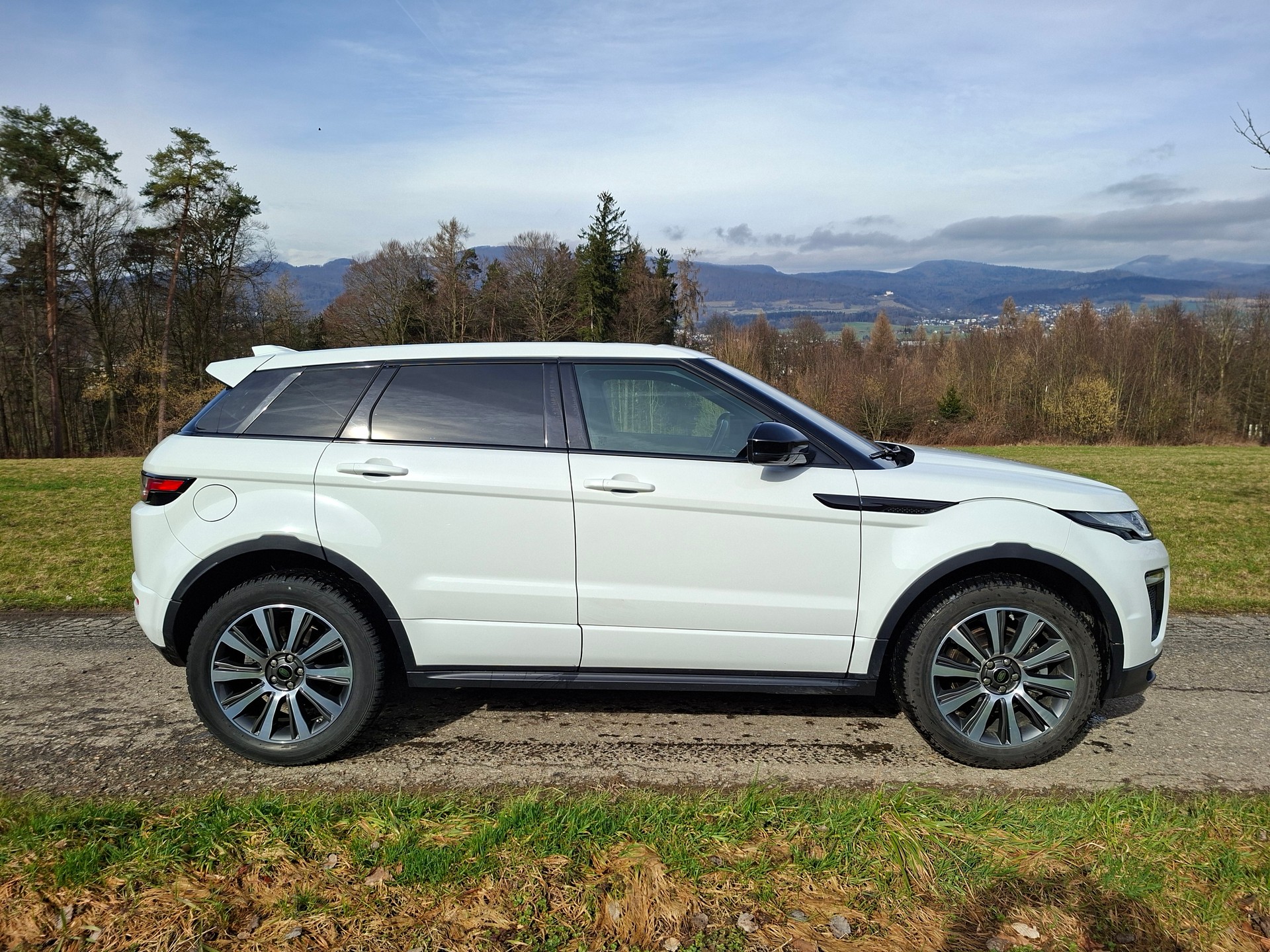 LAND ROVER Range Rover Evoque 2.0 Si4 SE AT9*10.2 Tochscreen*-showroom-element-3