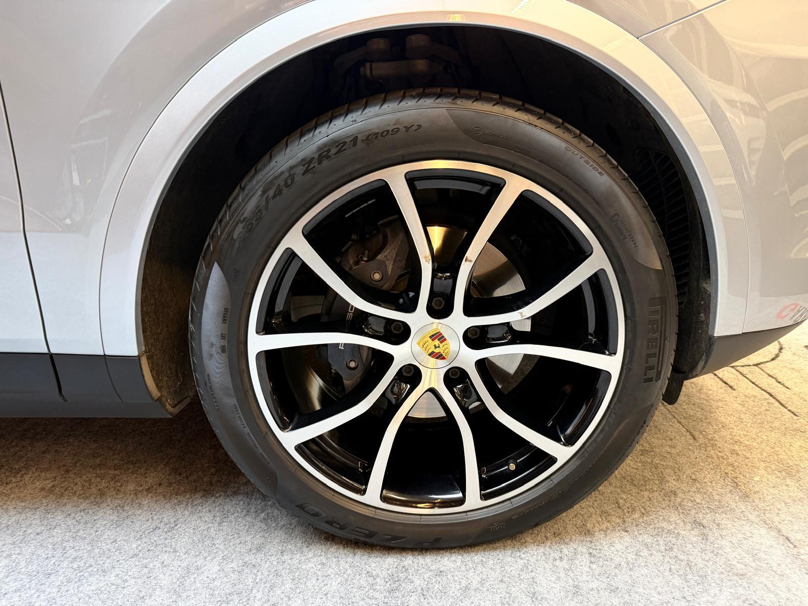 PORSCHE Cayenne 3.0 V6-image-11