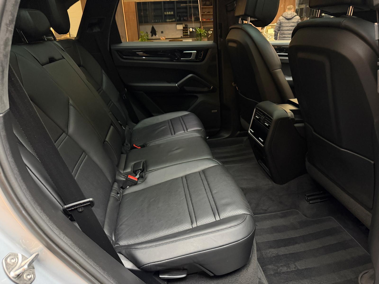 PORSCHE Cayenne 3.0 V6-image-17