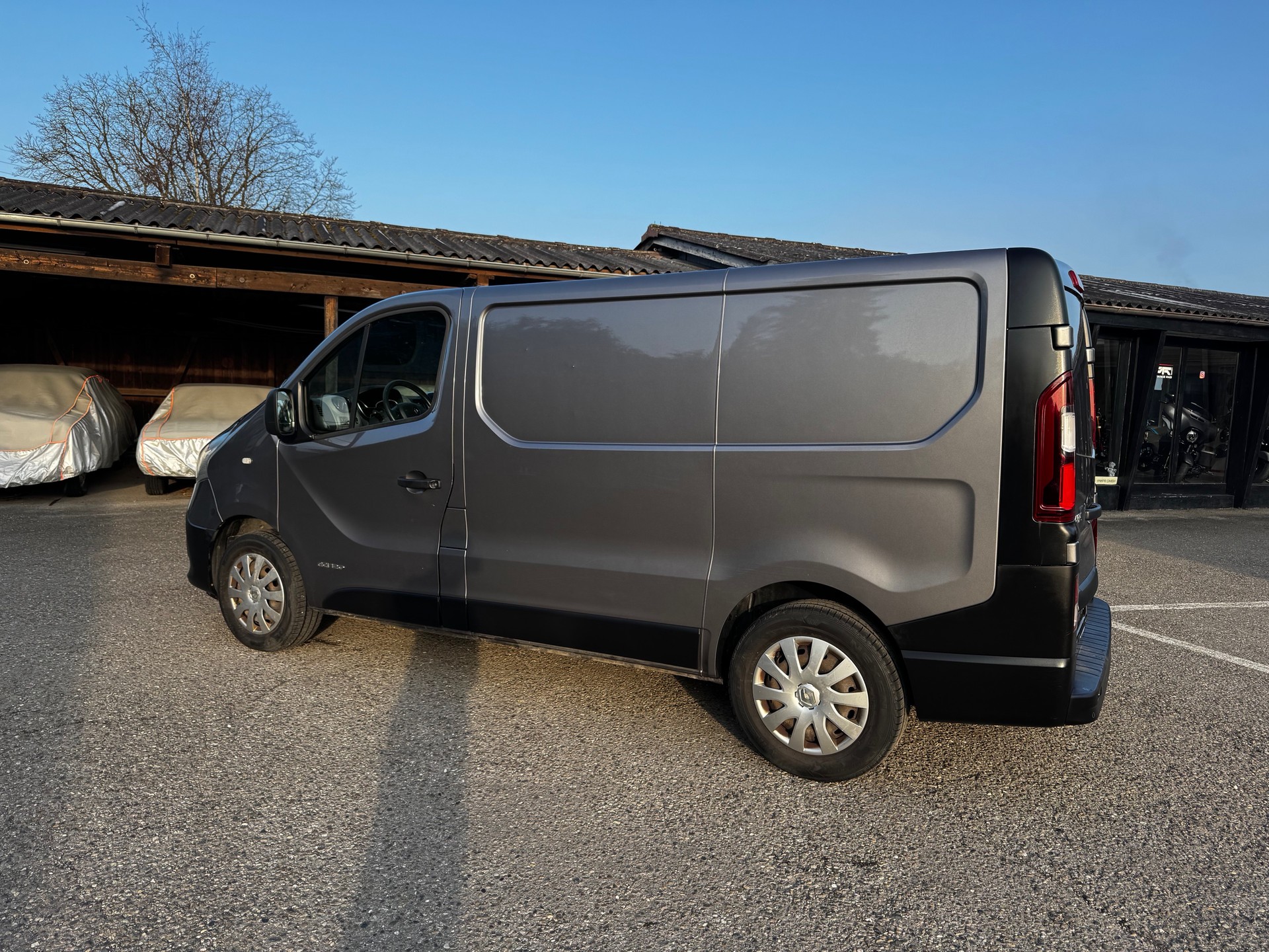 RENAULT Trafic 1.6 ENERGY TwinT. dCi120 2.9t Busin. L1H1-image-2
