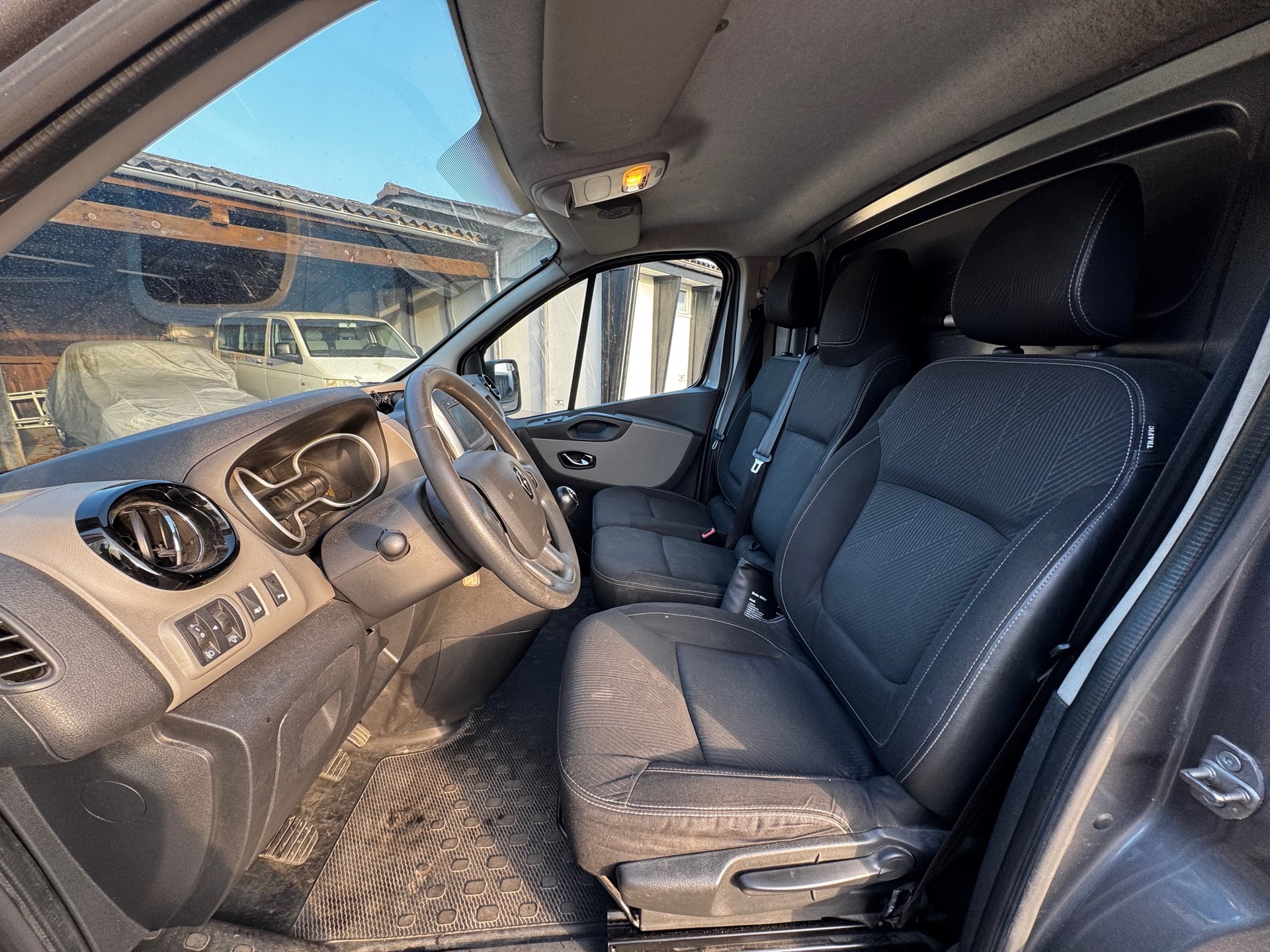 RENAULT Trafic 1.6 ENERGY TwinT. dCi120 2.9t Busin. L1H1-image-9