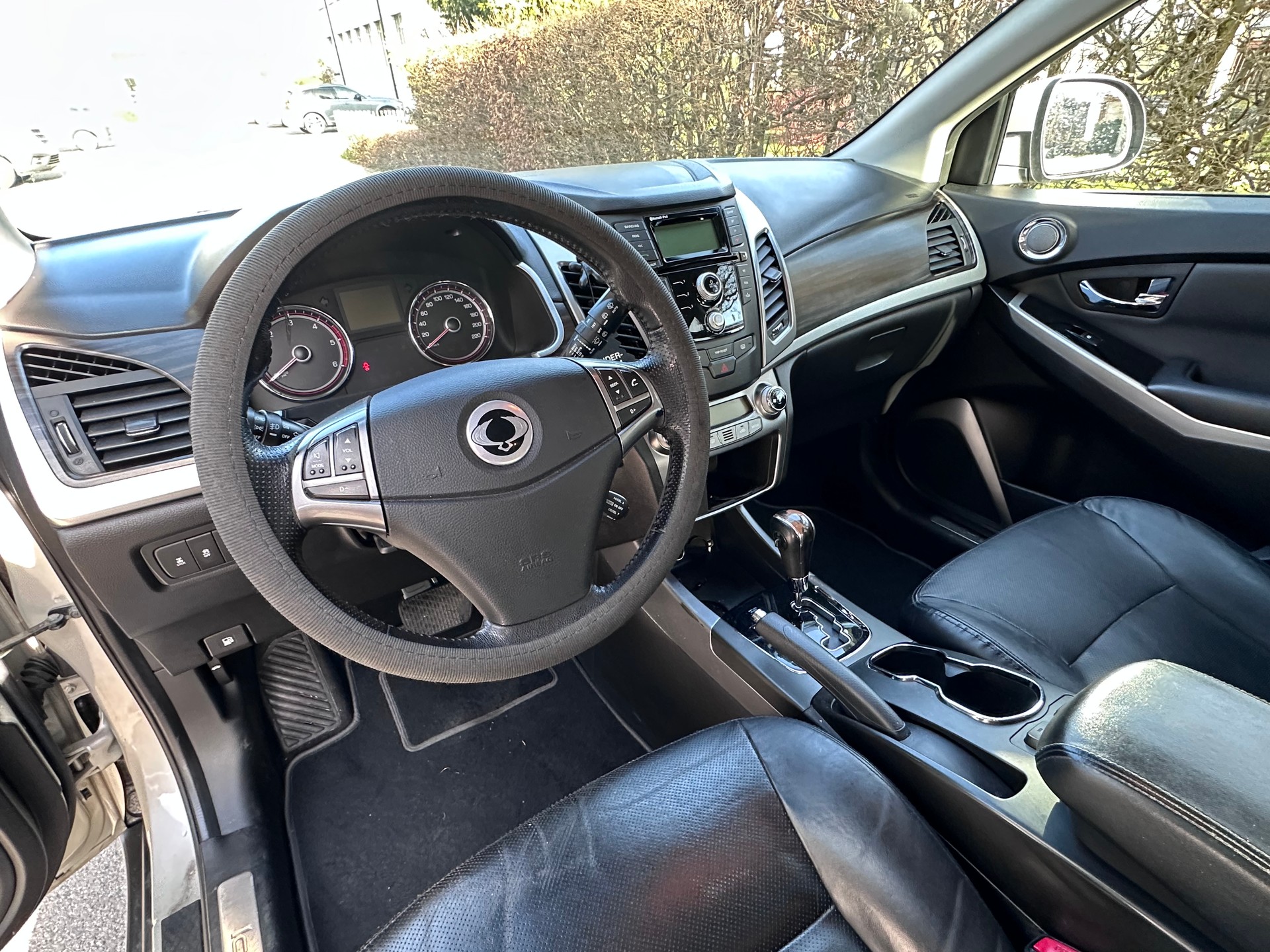 KGM-SsangYong Korando 2.0 e-XDI Quartz 4WD Automatic-image-9