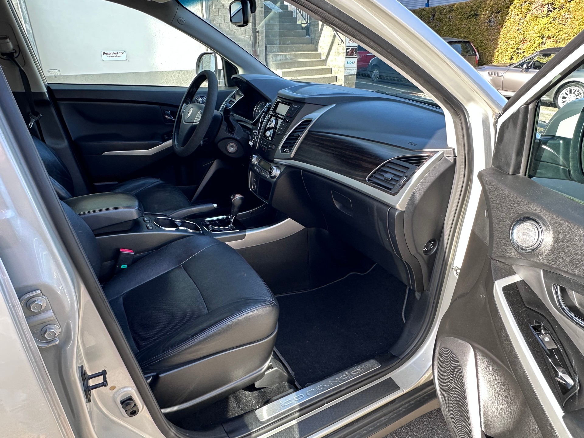 KGM-SsangYong Korando 2.0 e-XDI Quartz 4WD Automatic-image-7