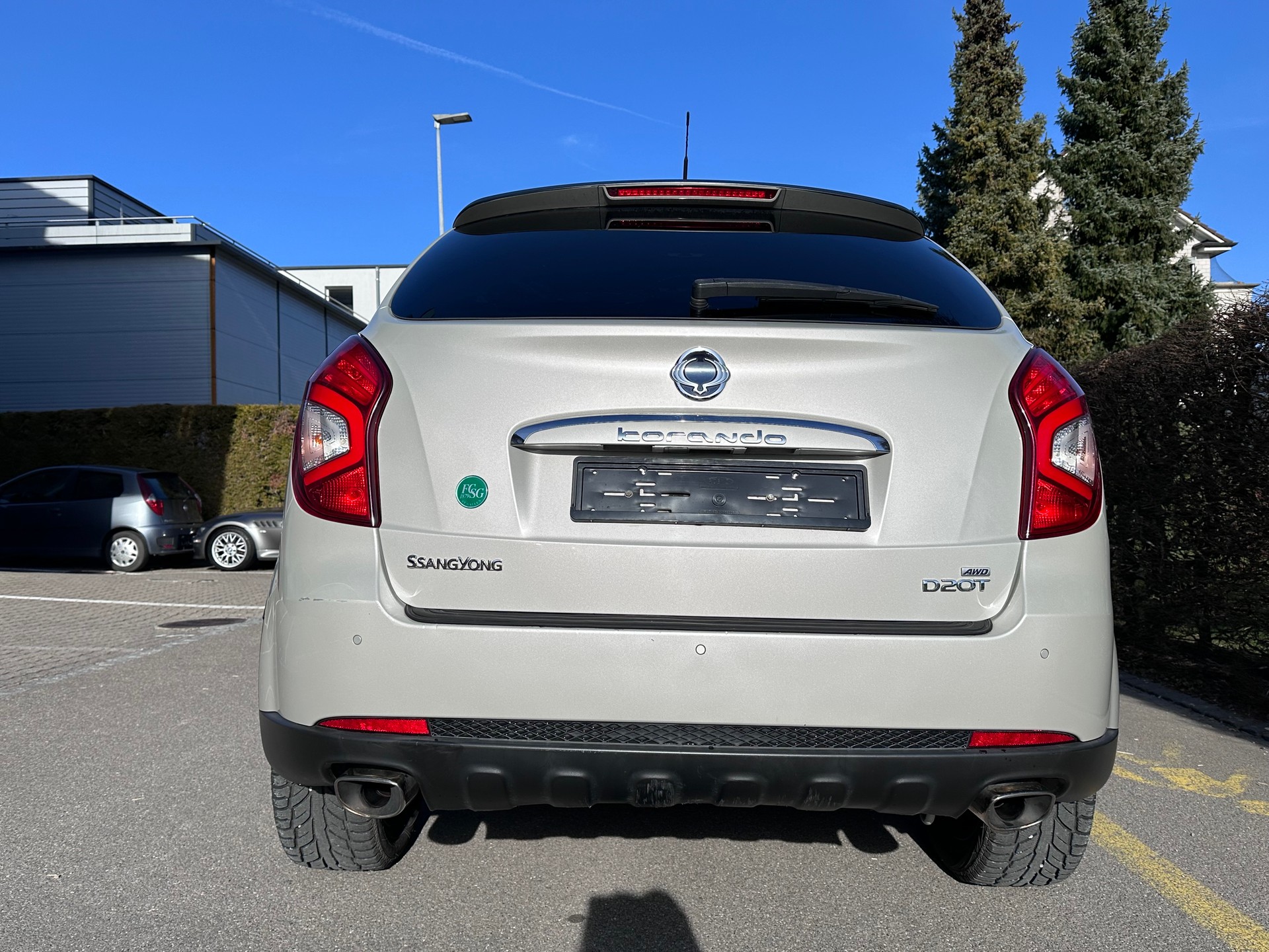 KGM-SsangYong Korando 2.0 e-XDI Quartz 4WD Automatic-image-4