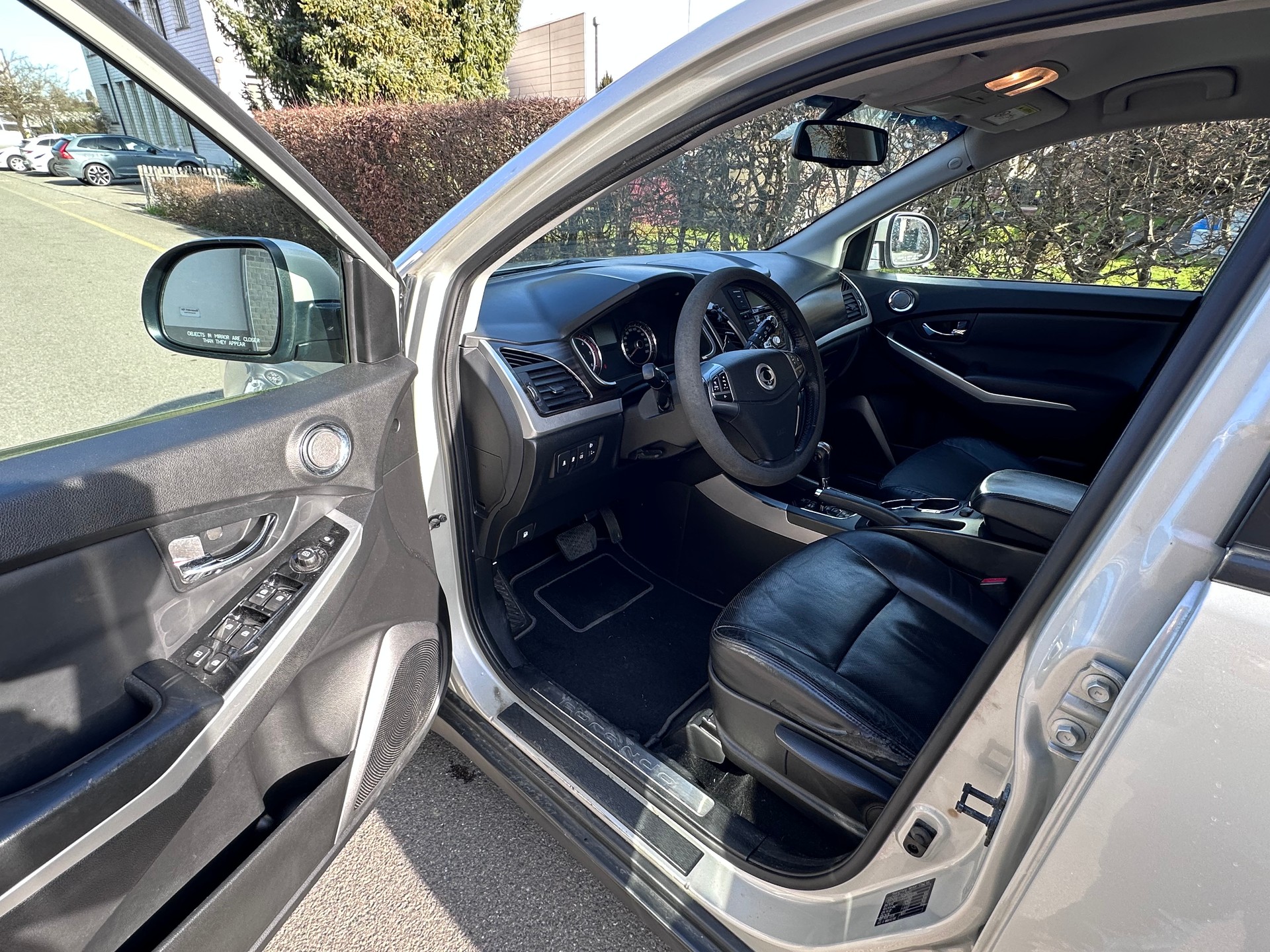 KGM-SsangYong Korando 2.0 e-XDI Quartz 4WD Automatic-image-8