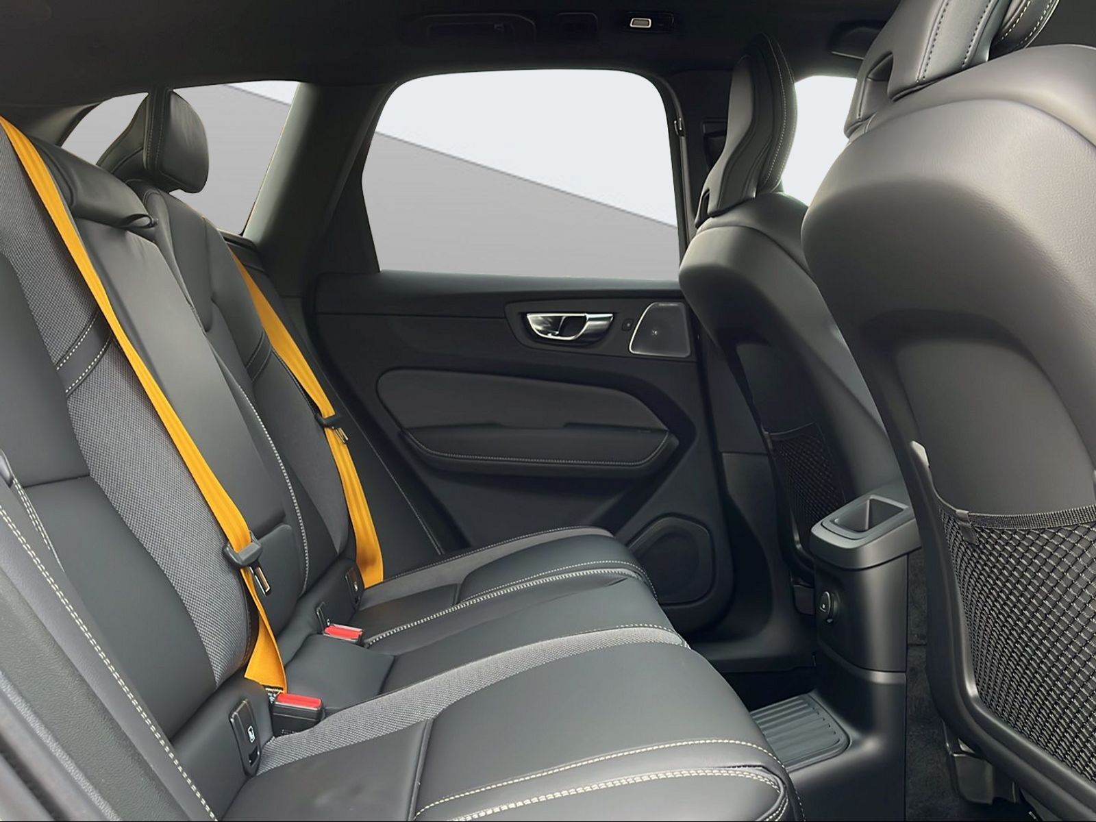 VOLVO XC60 2.0 T8 TE Polestar eAWD-image-10