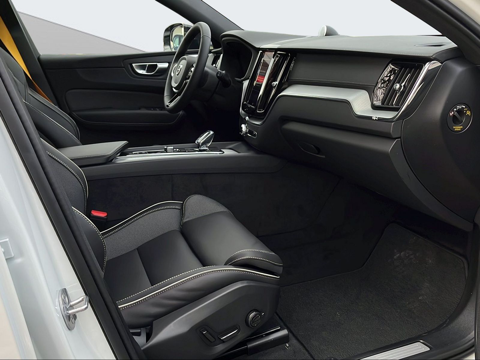 VOLVO XC60 2.0 T8 TE Polestar eAWD-image-14