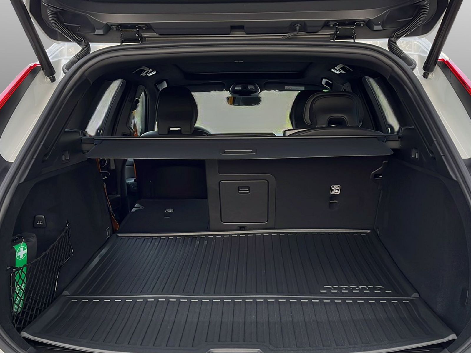 VOLVO XC60 2.0 T8 TE Polestar eAWD-image-15