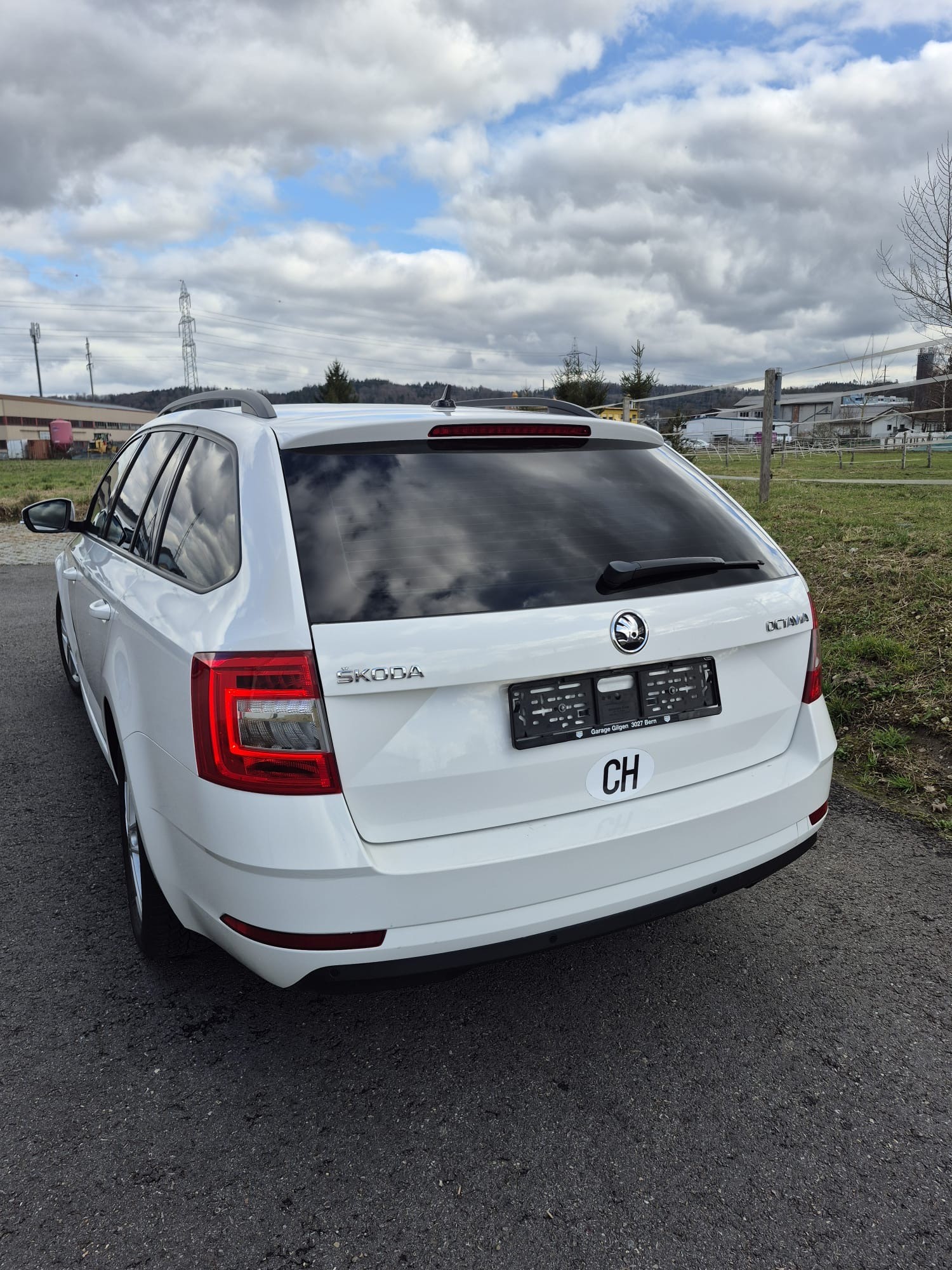 SKODA Octavia Combi 1.4 TSI Ambition DSG-image-7