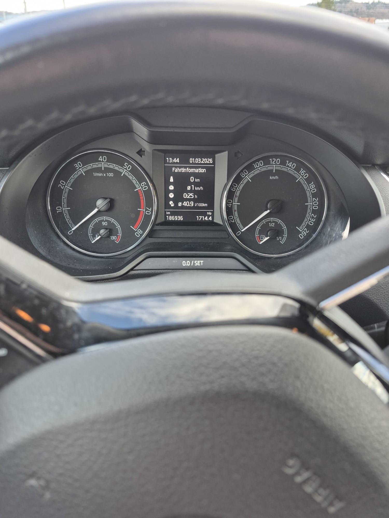 SKODA Octavia Combi 1.4 TSI Ambition DSG-image-9