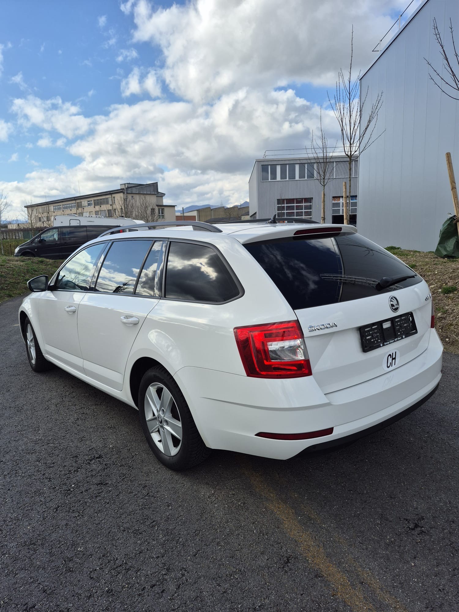 SKODA Octavia Combi 1.4 TSI Ambition DSG-image-6