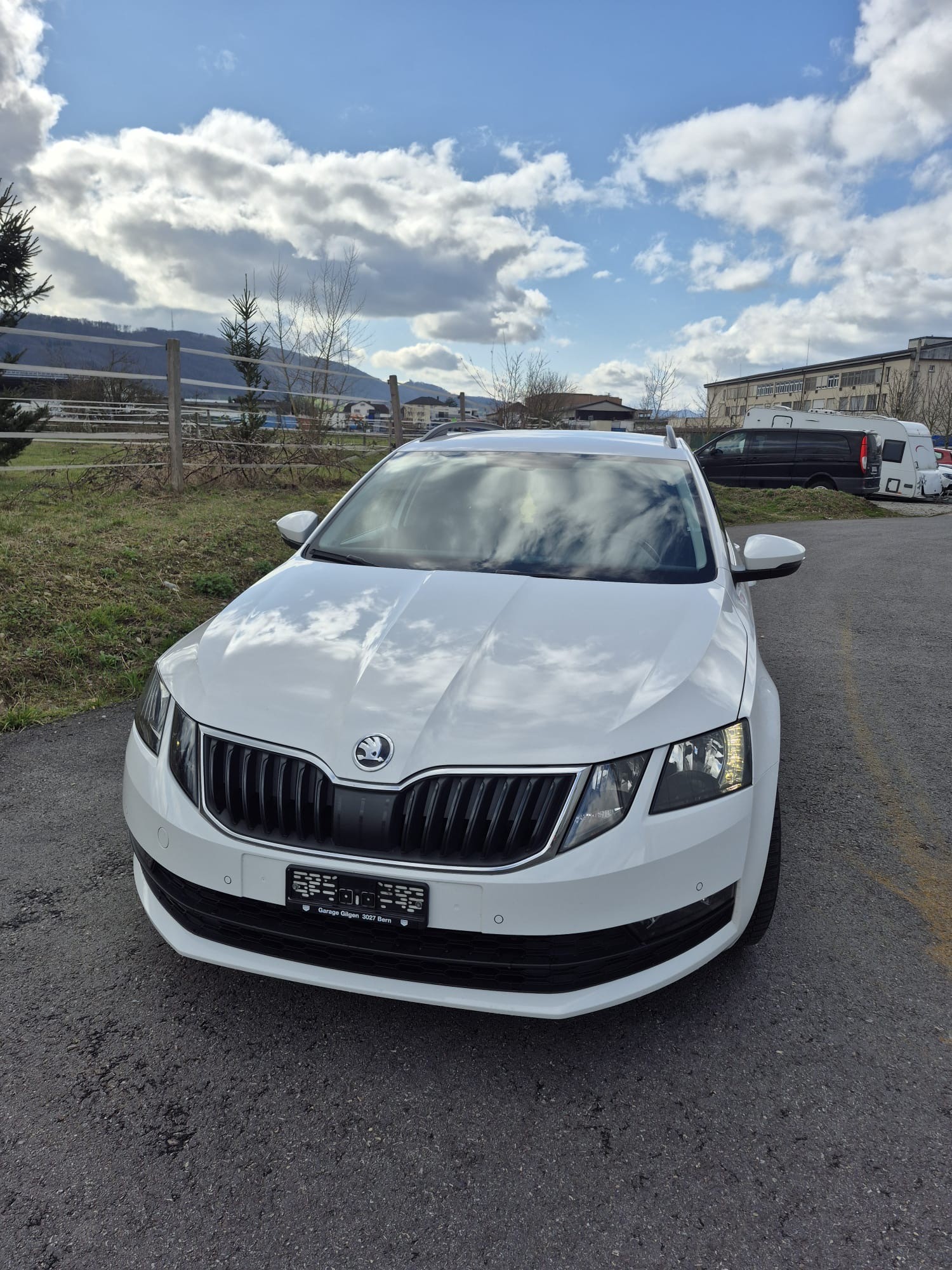 SKODA Octavia Combi 1.4 TSI Ambition DSG-image-2