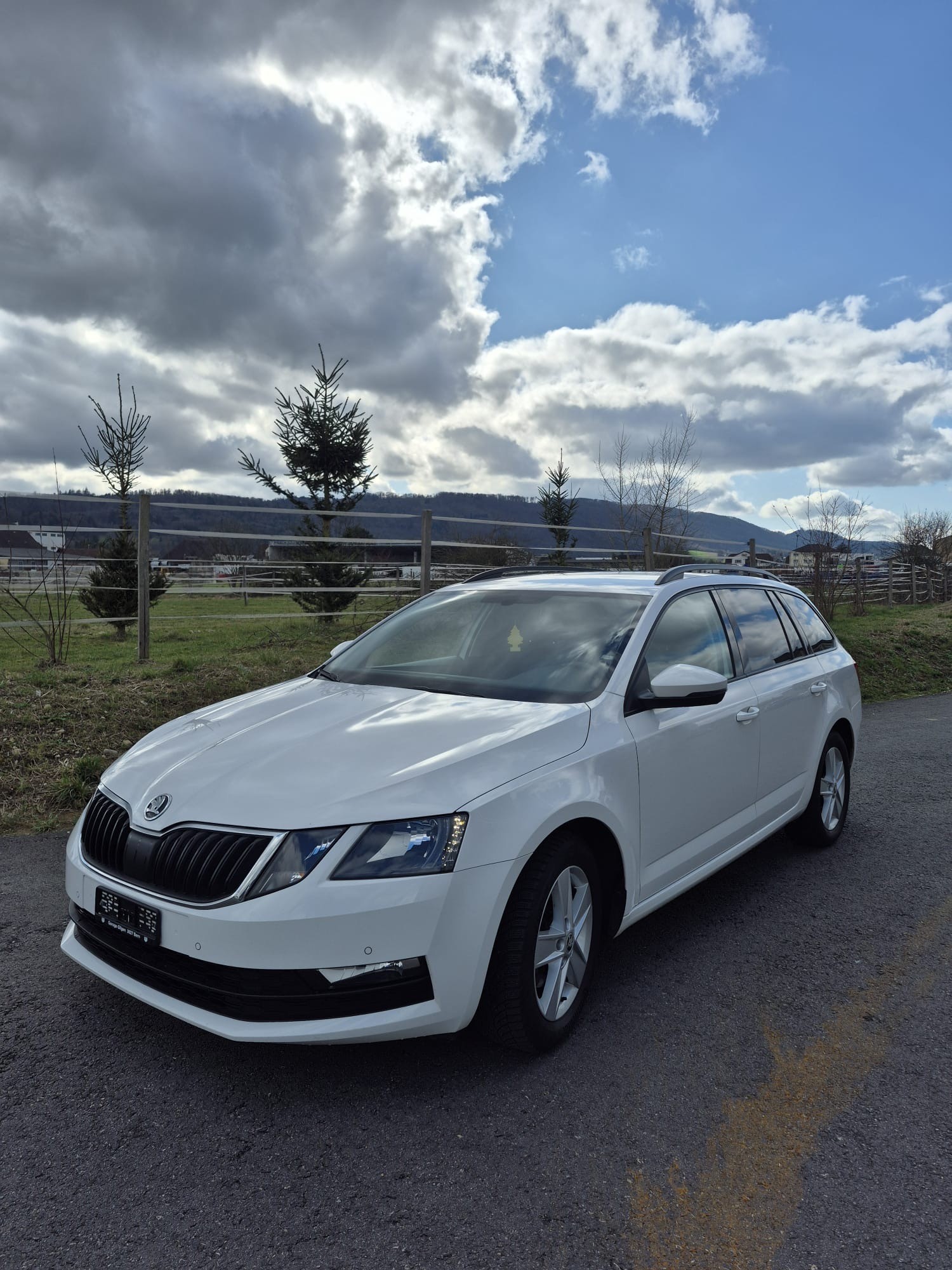 SKODA Octavia Combi 1.4 TSI Ambition DSG-image-3