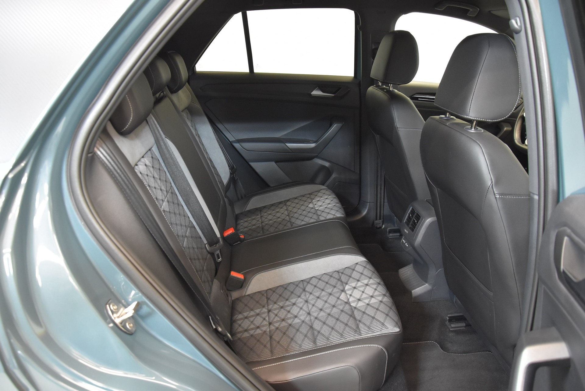 VW T-Roc 1.5 TSI EVO R-Line DSG-image-6