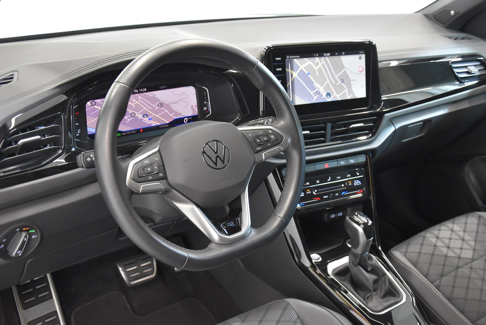 VW T-Roc 1.5 TSI EVO R-Line DSG-image-2
