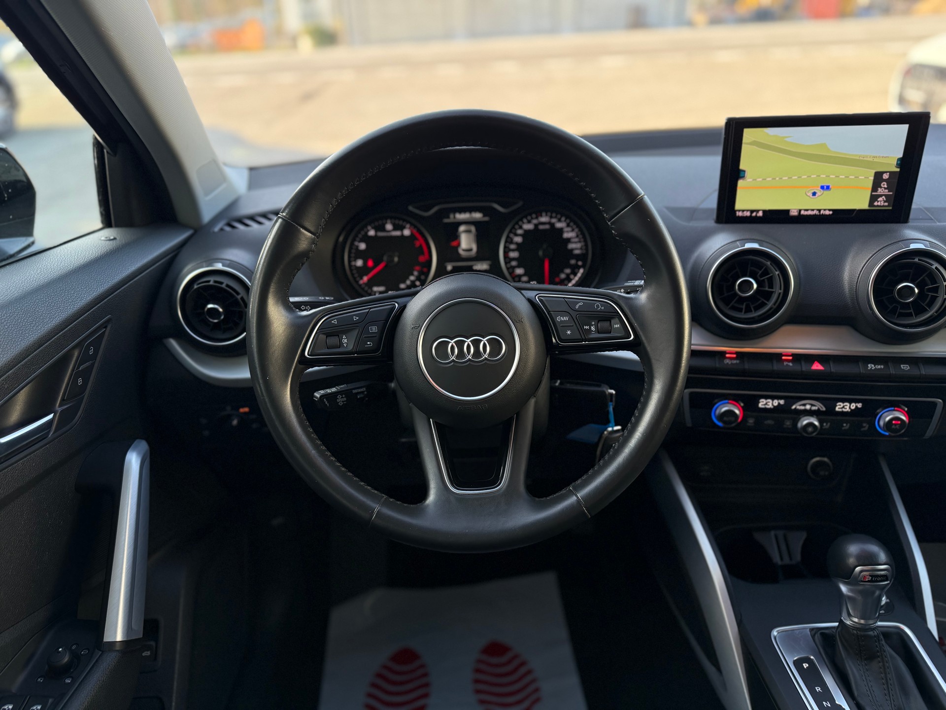 AUDI Q2 35 TFSI AttractionI S-tronic-image-13