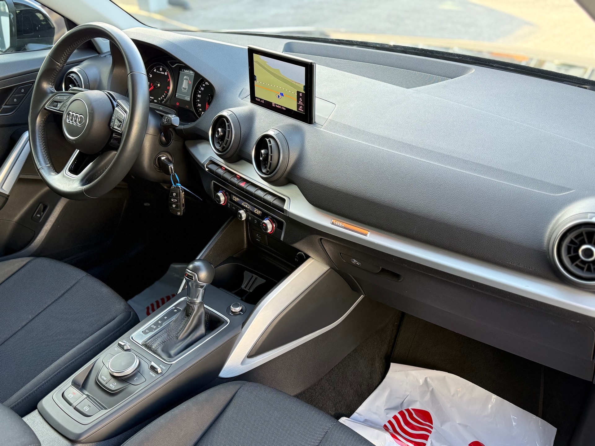 AUDI Q2 35 TFSI AttractionI S-tronic-image-12