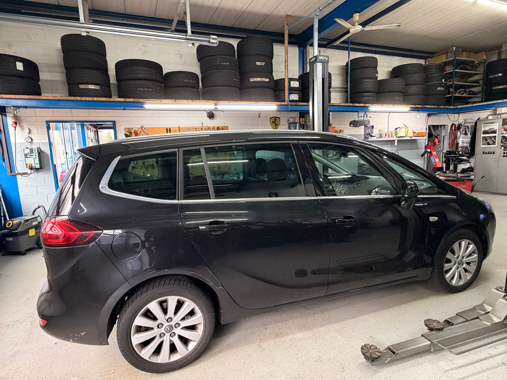OPEL Zafira Tourer 2.0 CDTi Drive Automatic-image-3