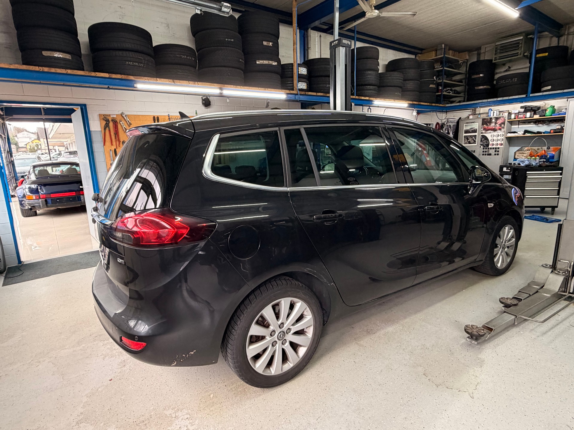 OPEL Zafira Tourer 2.0 CDTi Drive Automatic-image-4