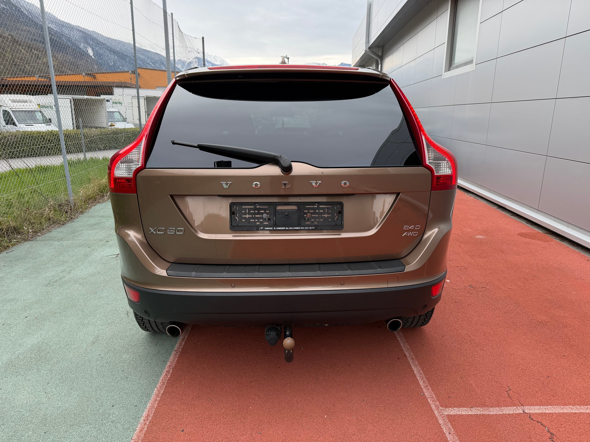 VOLVO XC60 2.4D AWD Geartronic-image-5