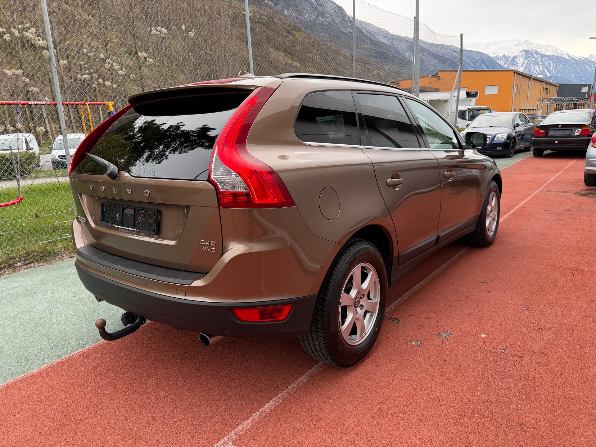 VOLVO XC60 2.4D AWD Geartronic-image-3