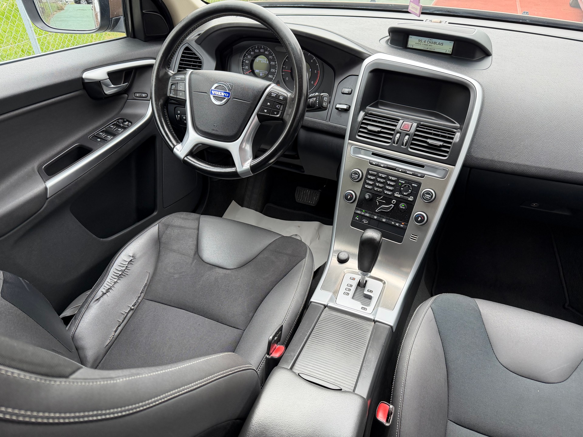 VOLVO XC60 2.4D AWD Geartronic-image-7