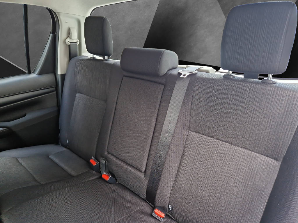 TOYOTA Hilux Double Cab.-Pick-up 2.8 48035/000-image-11