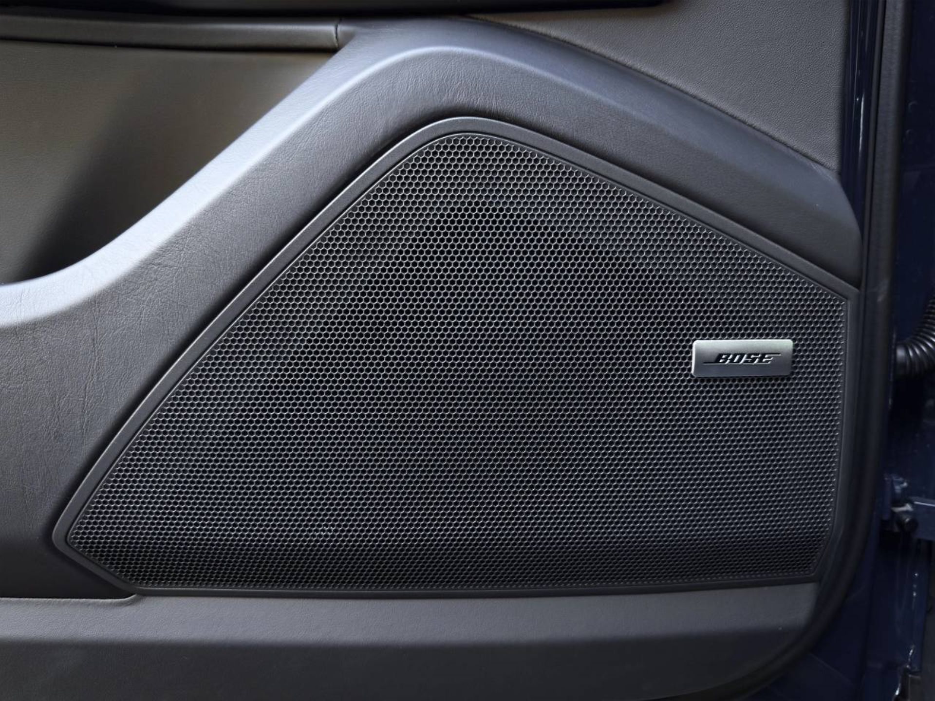 PORSCHE Cayenne S-image-24