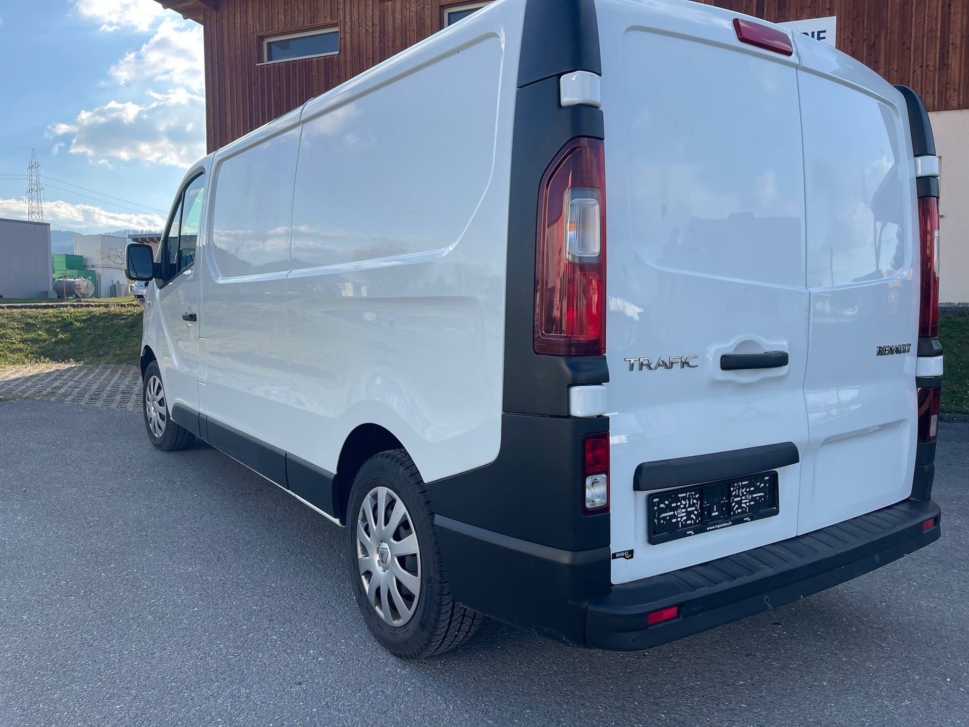 RENAULT Trafic 2.0 dCi 120 3.0t Access L2H1-image-4