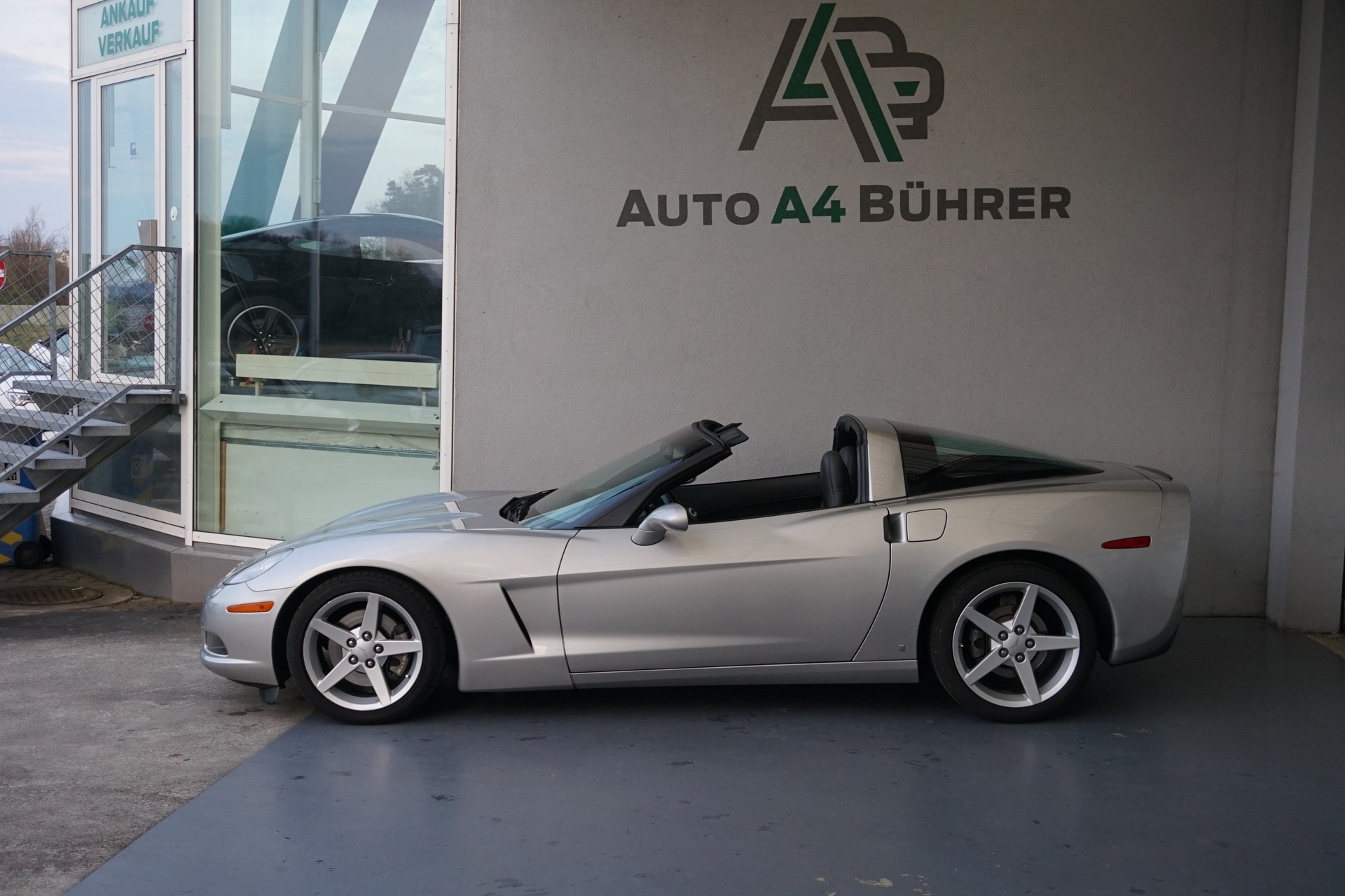 CHEVROLET Corvette C6 6.0i V8 Targa mit 6-Gang-Automat "sehr gepflegtes Coupé"-image-0