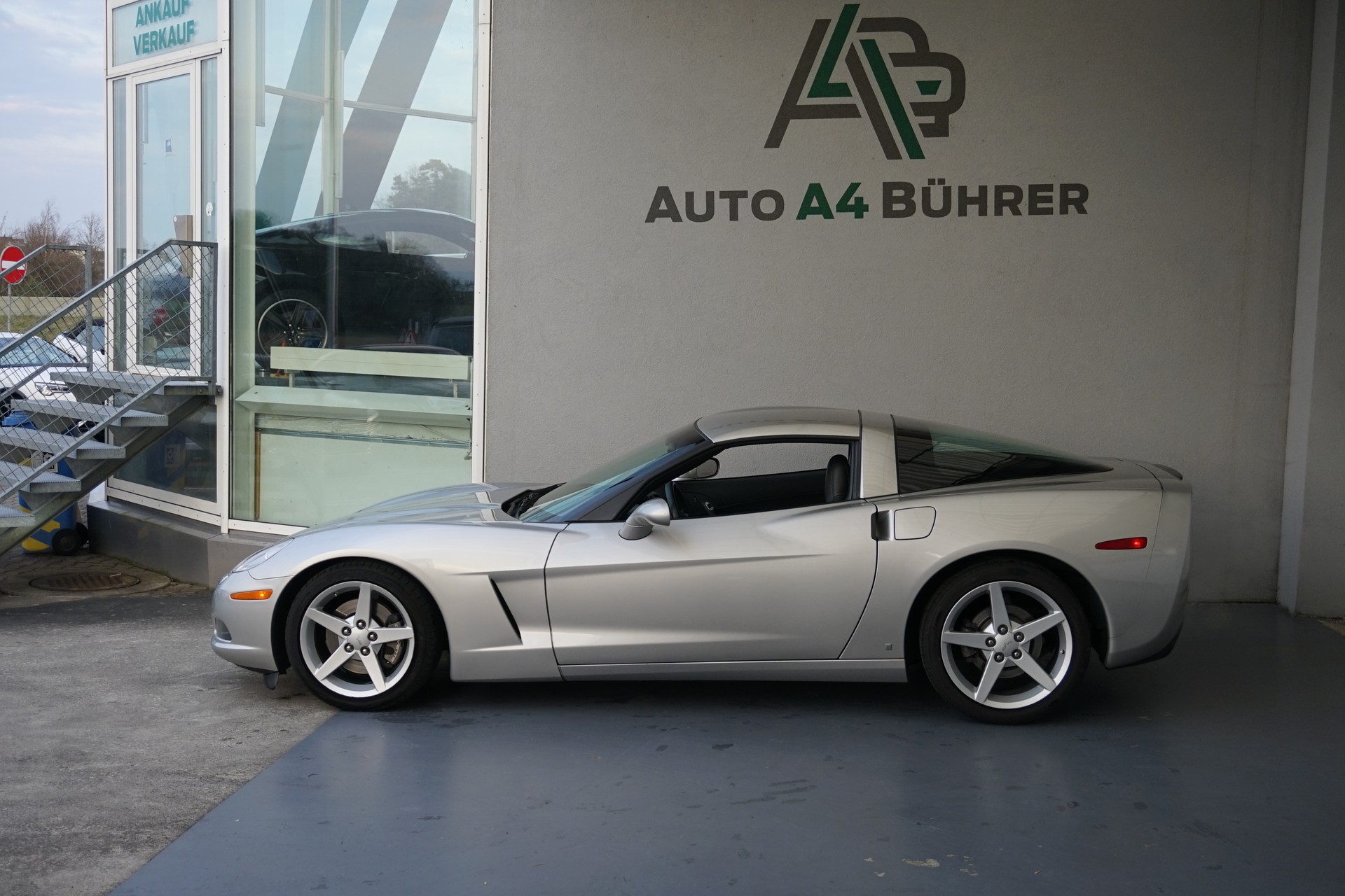 CHEVROLET Corvette C6 6.0i V8 Targa mit 6-Gang-Automat "sehr gepflegtes Coupé"-image-1