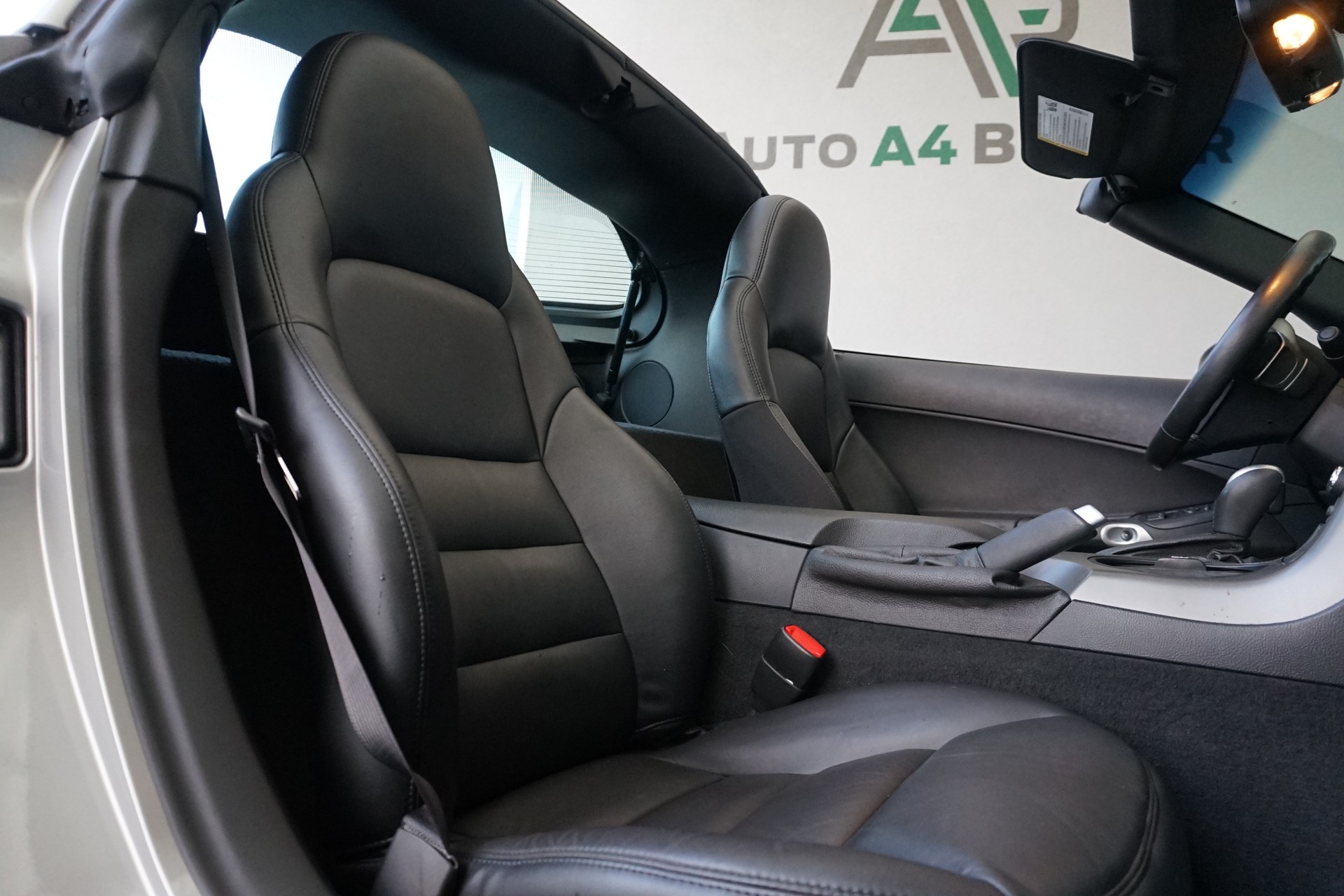 CHEVROLET Corvette C6 6.0i V8 Targa mit 6-Gang-Automat "sehr gepflegtes Coupé"-image-17