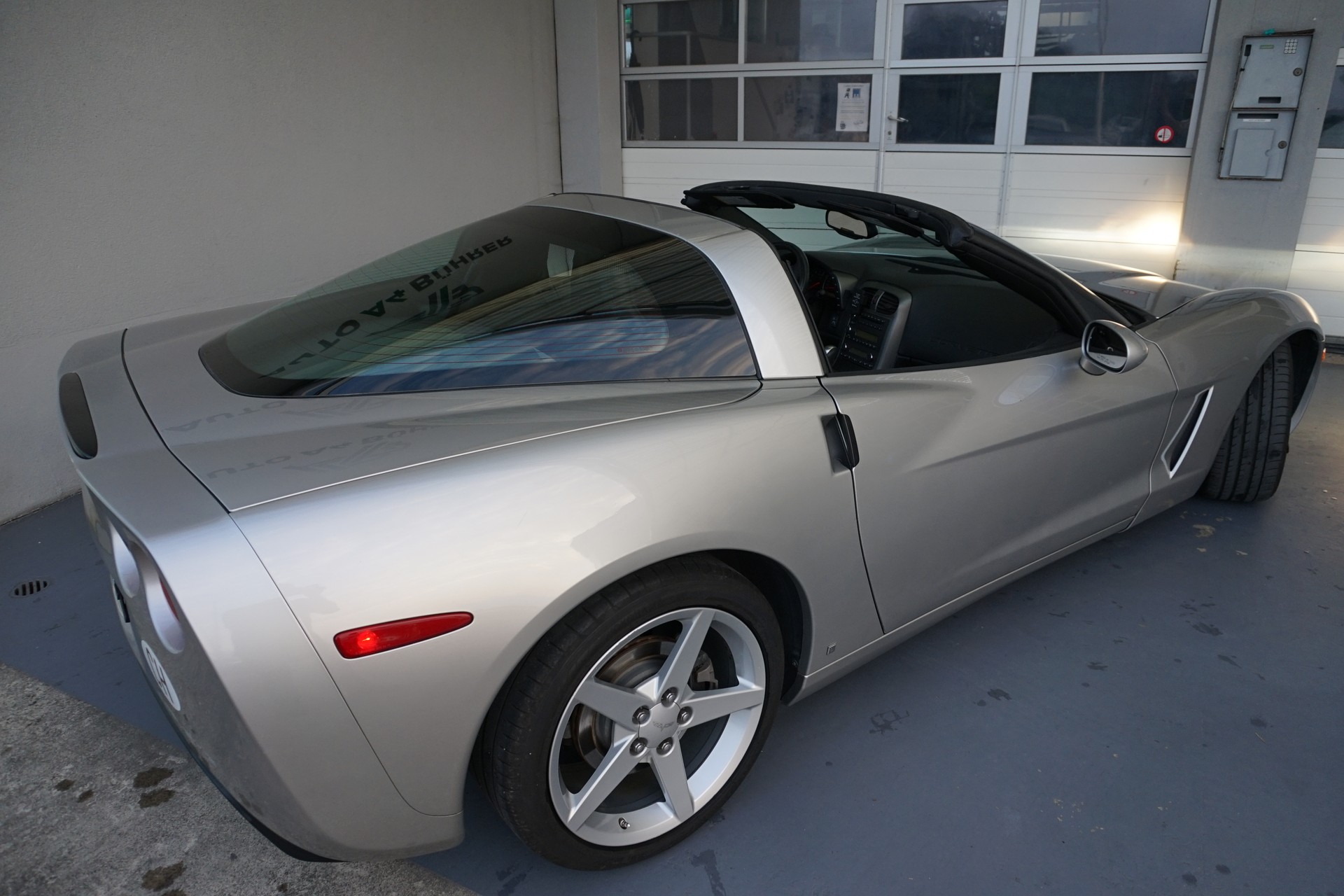 CHEVROLET Corvette C6 6.0i V8 Targa mit 6-Gang-Automat "sehr gepflegtes Coupé"-image-10