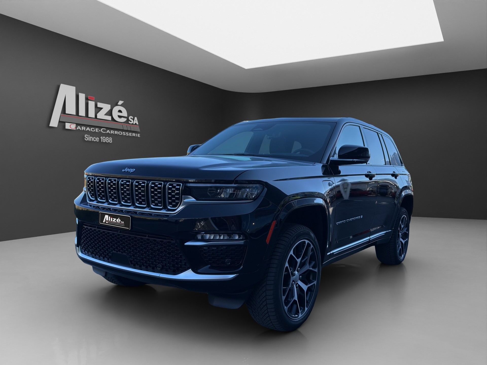 JEEP Grand Cherokee 2.0 Plug-in-Hybrid Summit Reserve 4xe-showroom-element-2