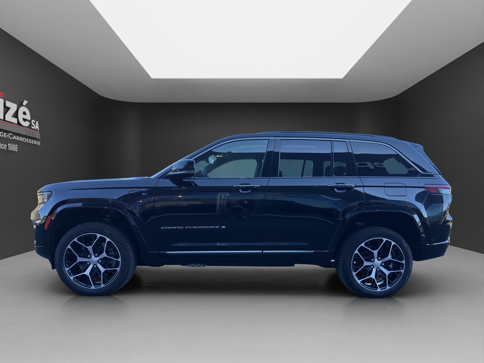 JEEP Grand Cherokee 2.0 Plug-in-Hybrid Summit Reserve 4xe-showroom-element-3