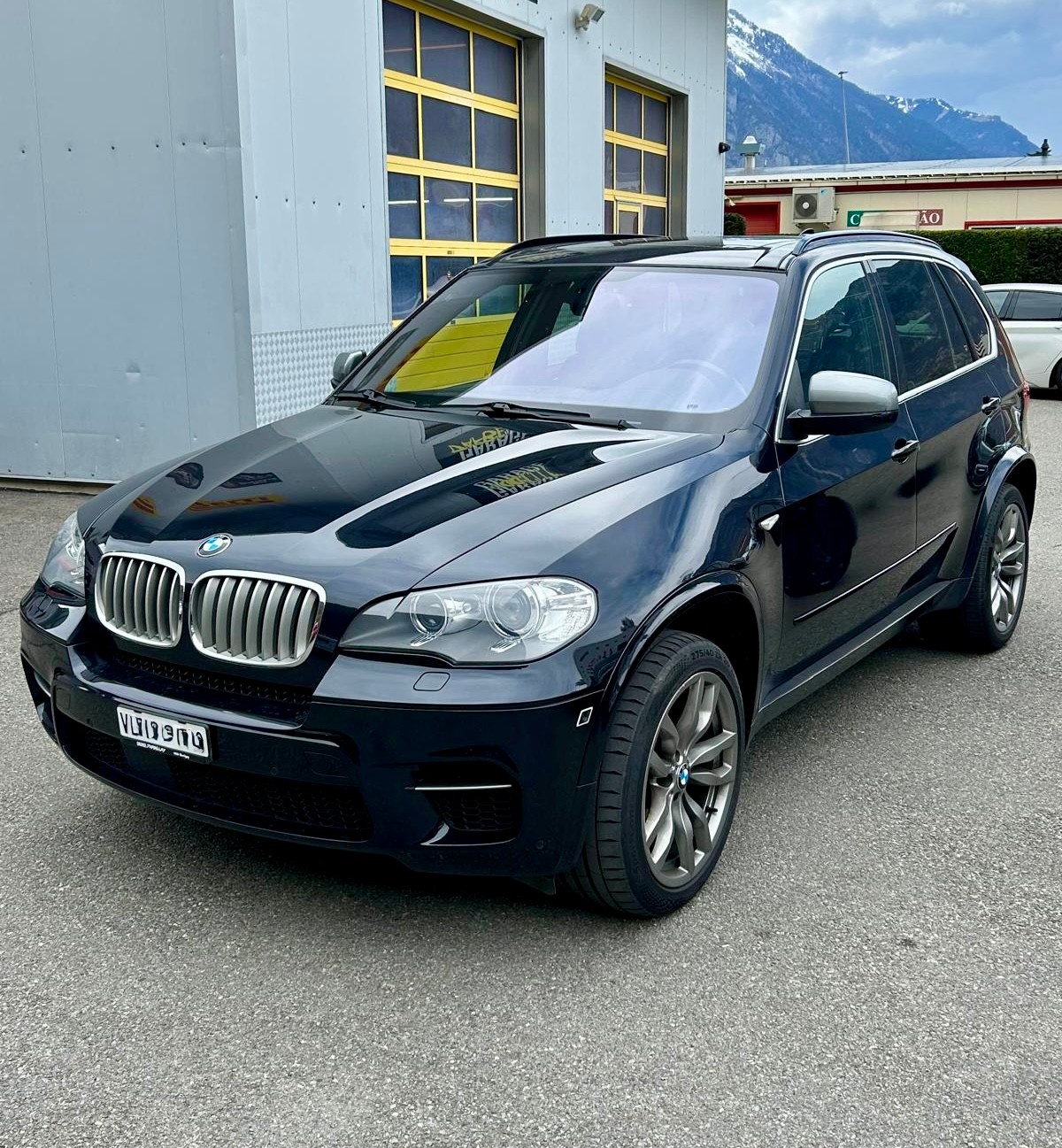 BMW X5 xDrive M50d Steptronic-image-3