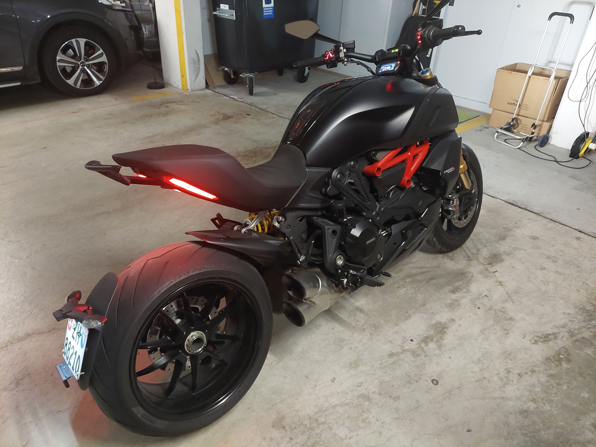 DUCATI Diavel 1260 S-image-3