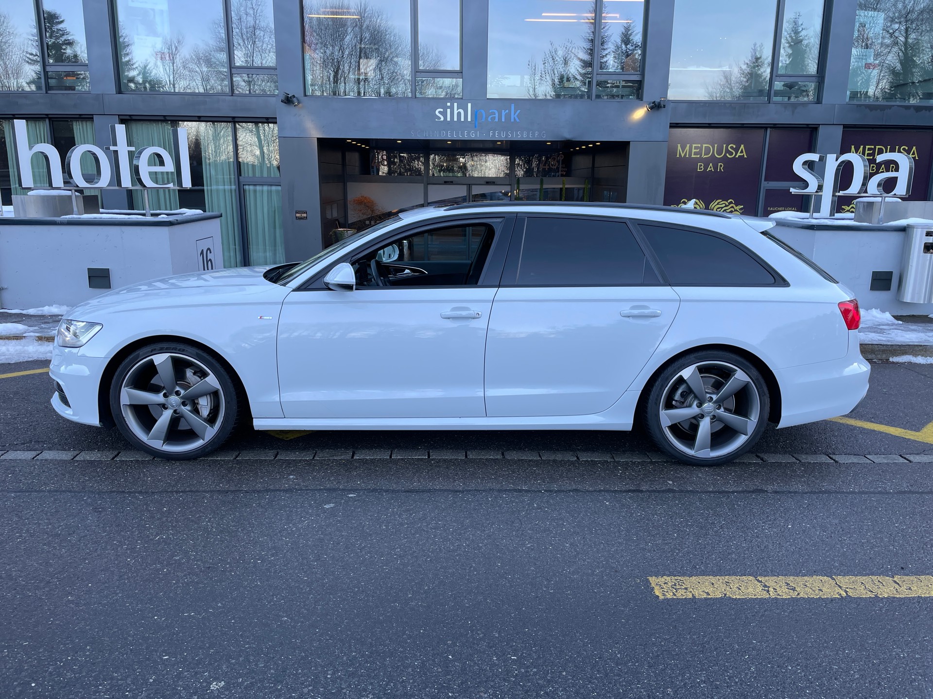 AUDI A6 Avant 3.0 BiTDI V6 quattro tiptronic-image-9