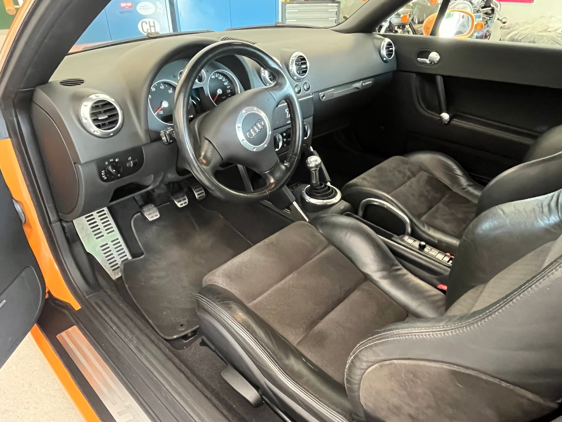AUDI TT Roadster 1.8 T quattro-image-8