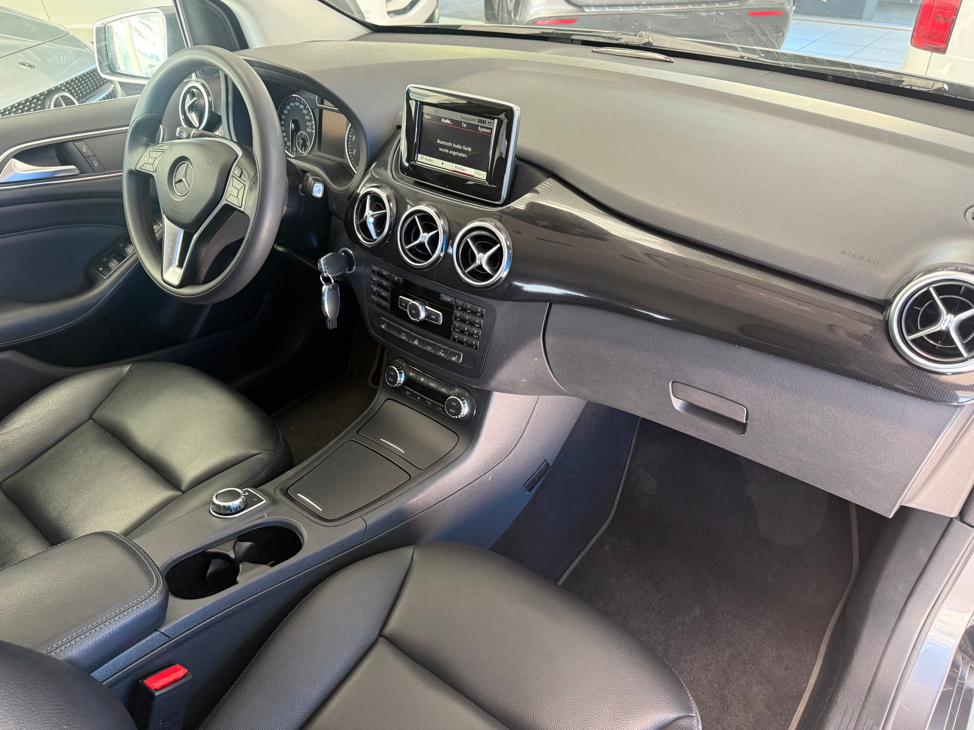 MERCEDES-BENZ B 180 7G-DCT-image-13