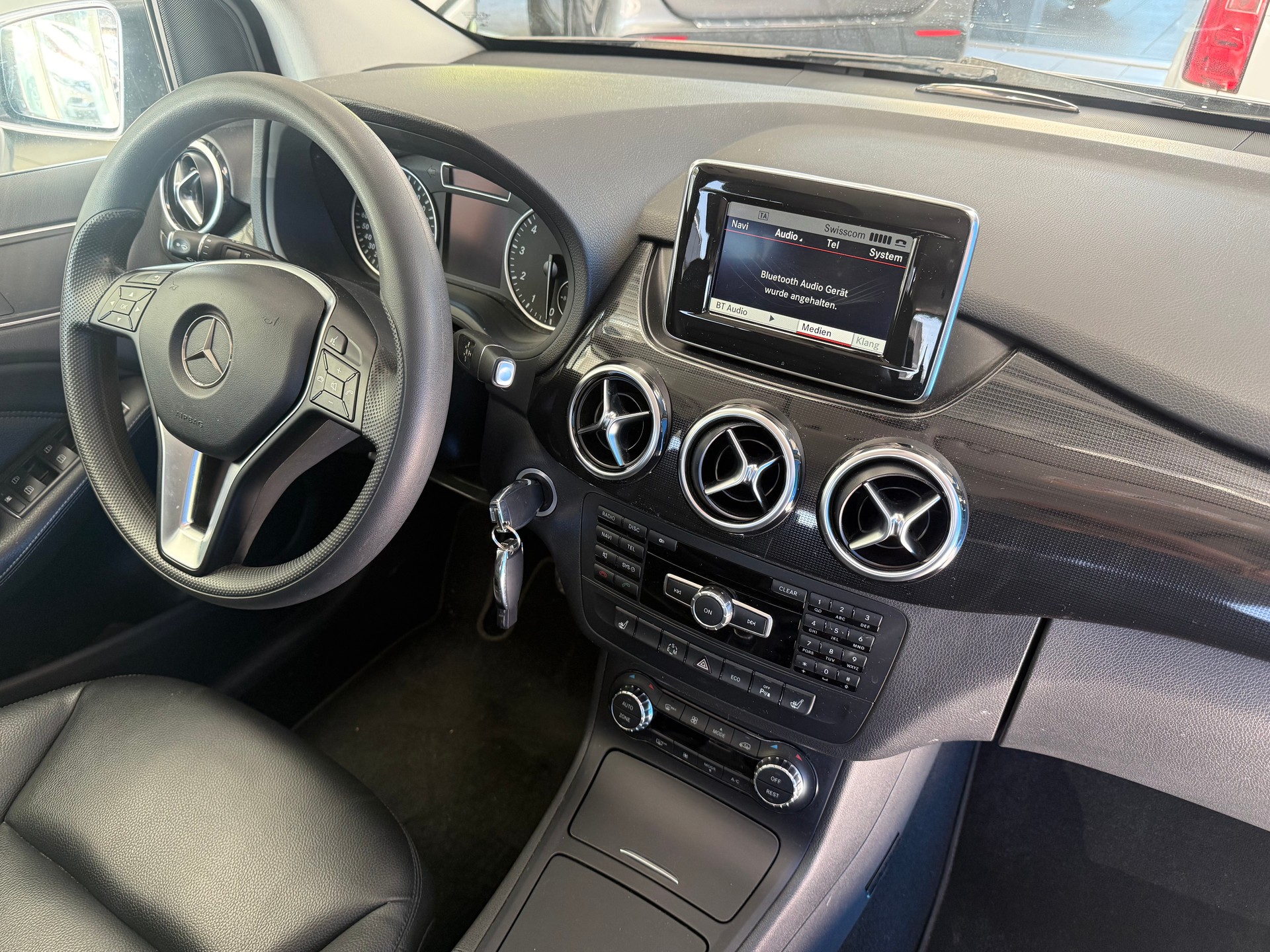 MERCEDES-BENZ B 180 7G-DCT-image-14