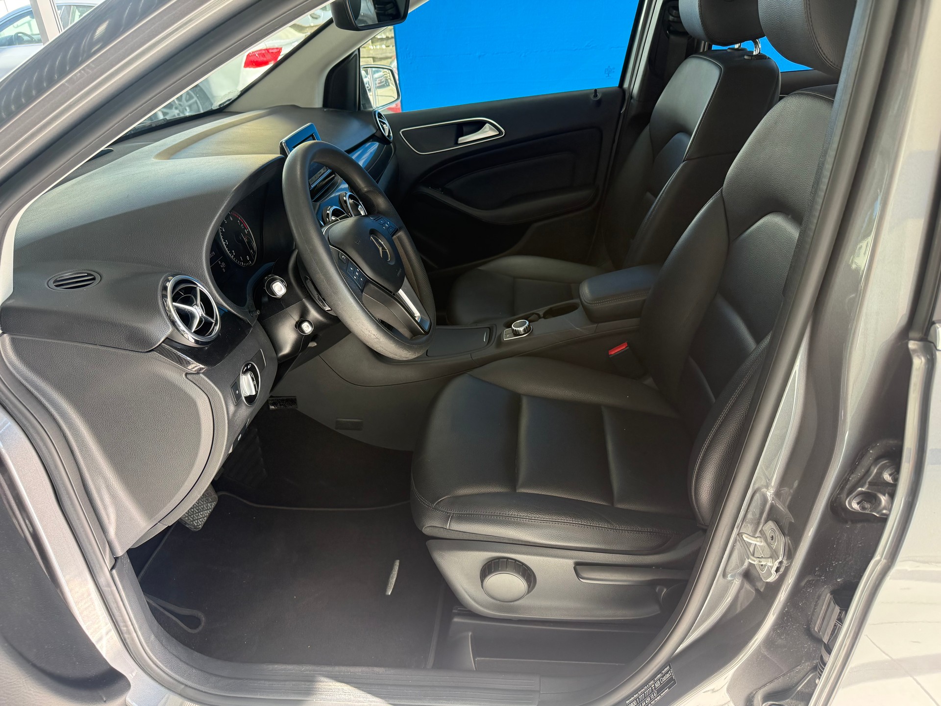 MERCEDES-BENZ B 180 7G-DCT-image-11