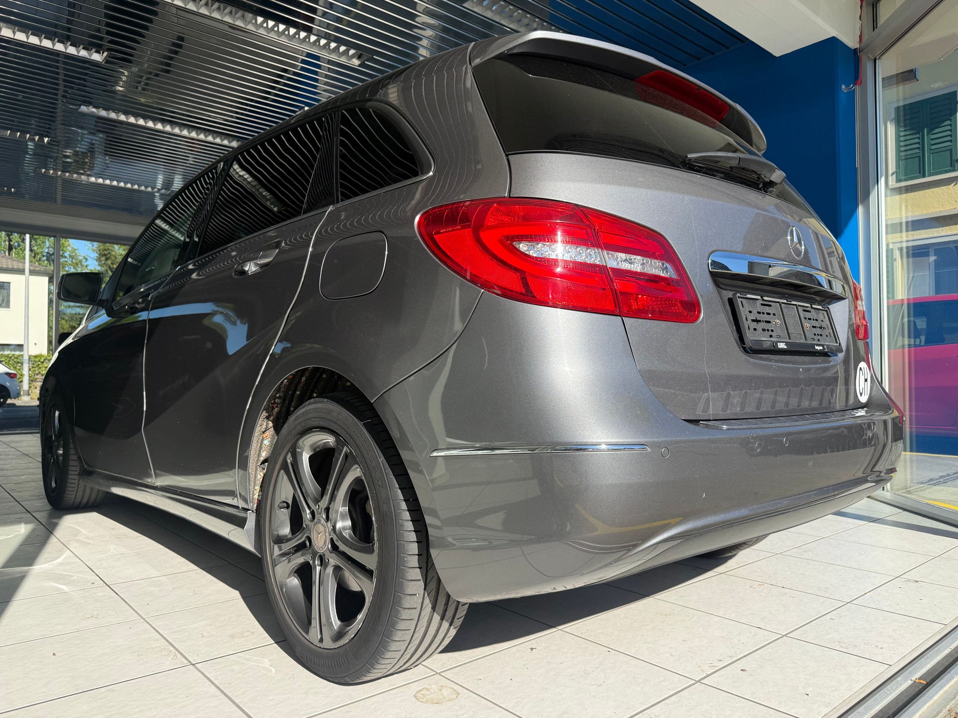 MERCEDES-BENZ B 180 7G-DCT-image-7