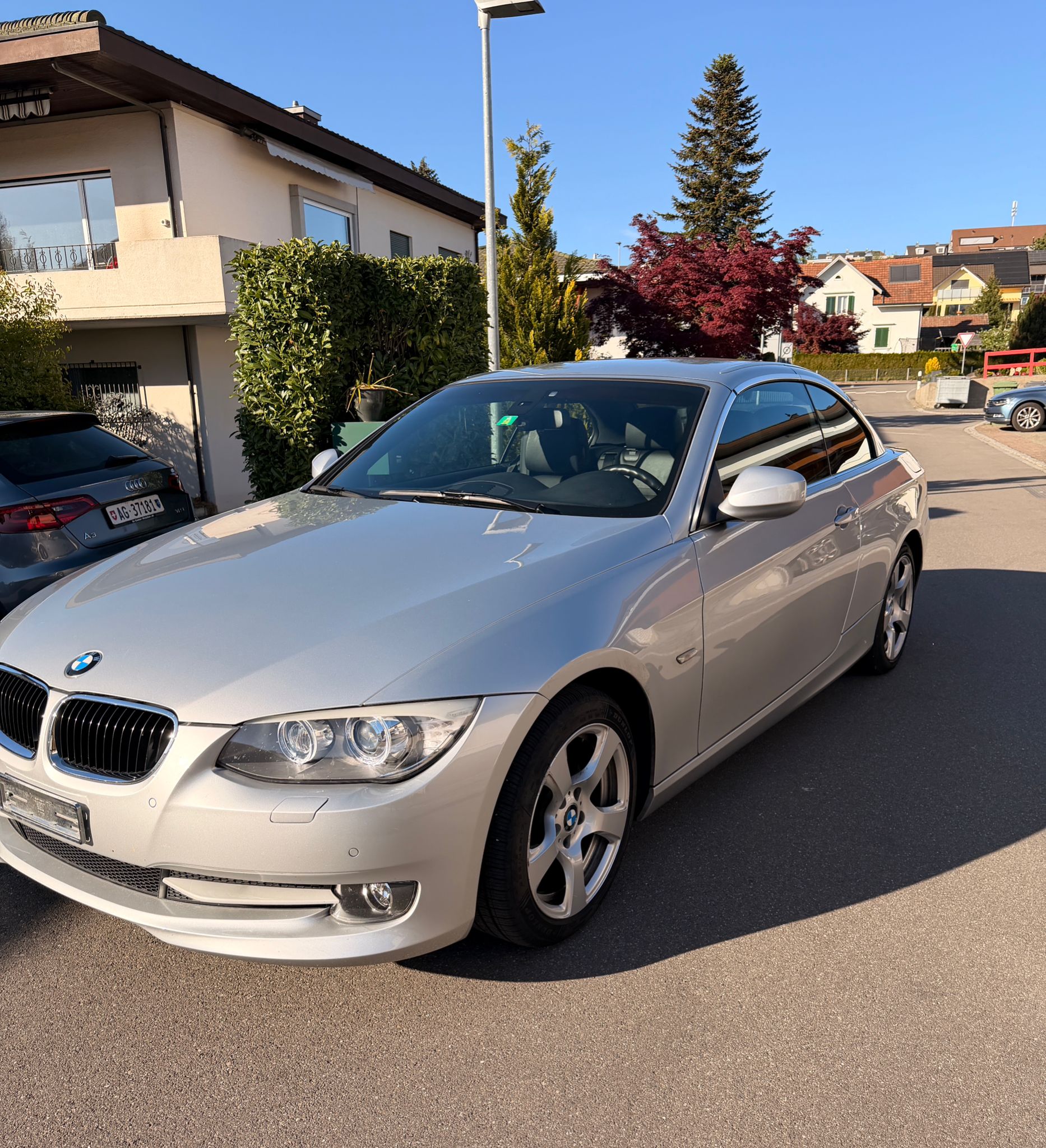 BMW 320i Cabriolet Steptronic — slika 1