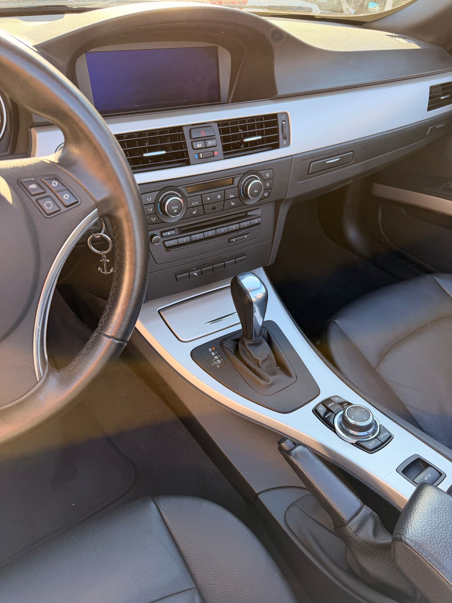 BMW 320i Cabriolet Steptronic-image-3