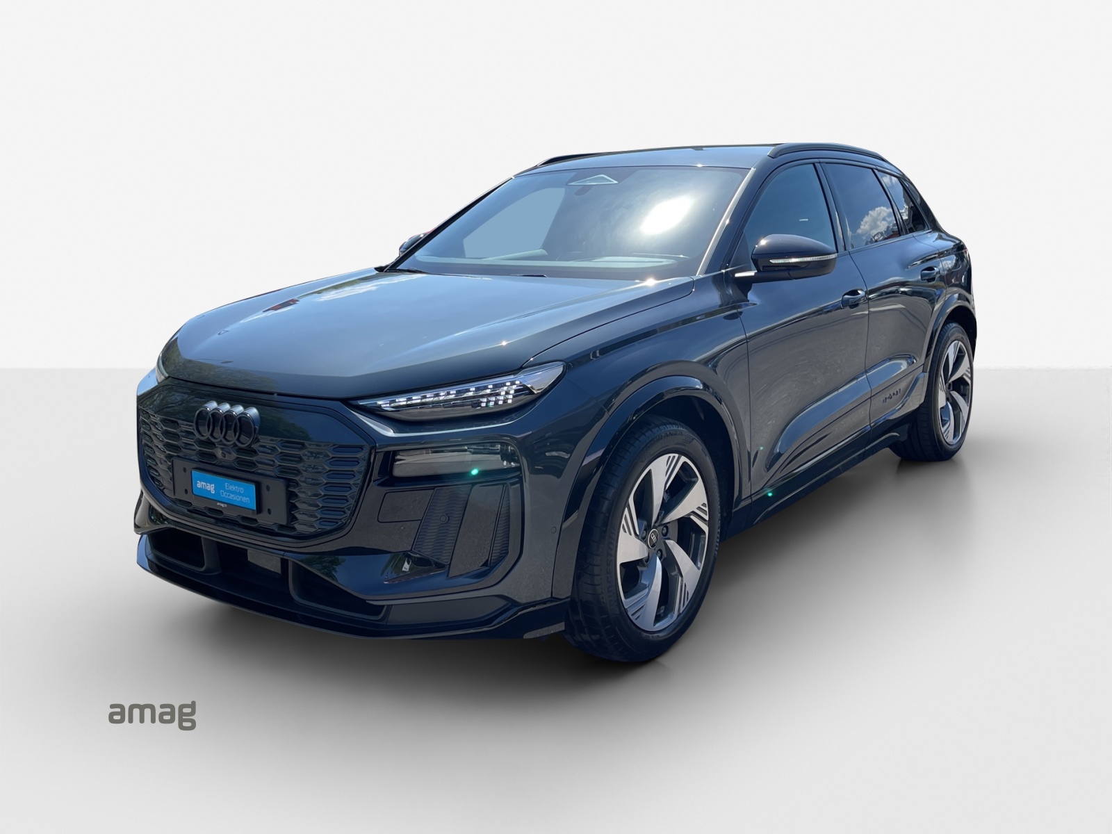 AUDI Q6 e-tron quattro-image-0