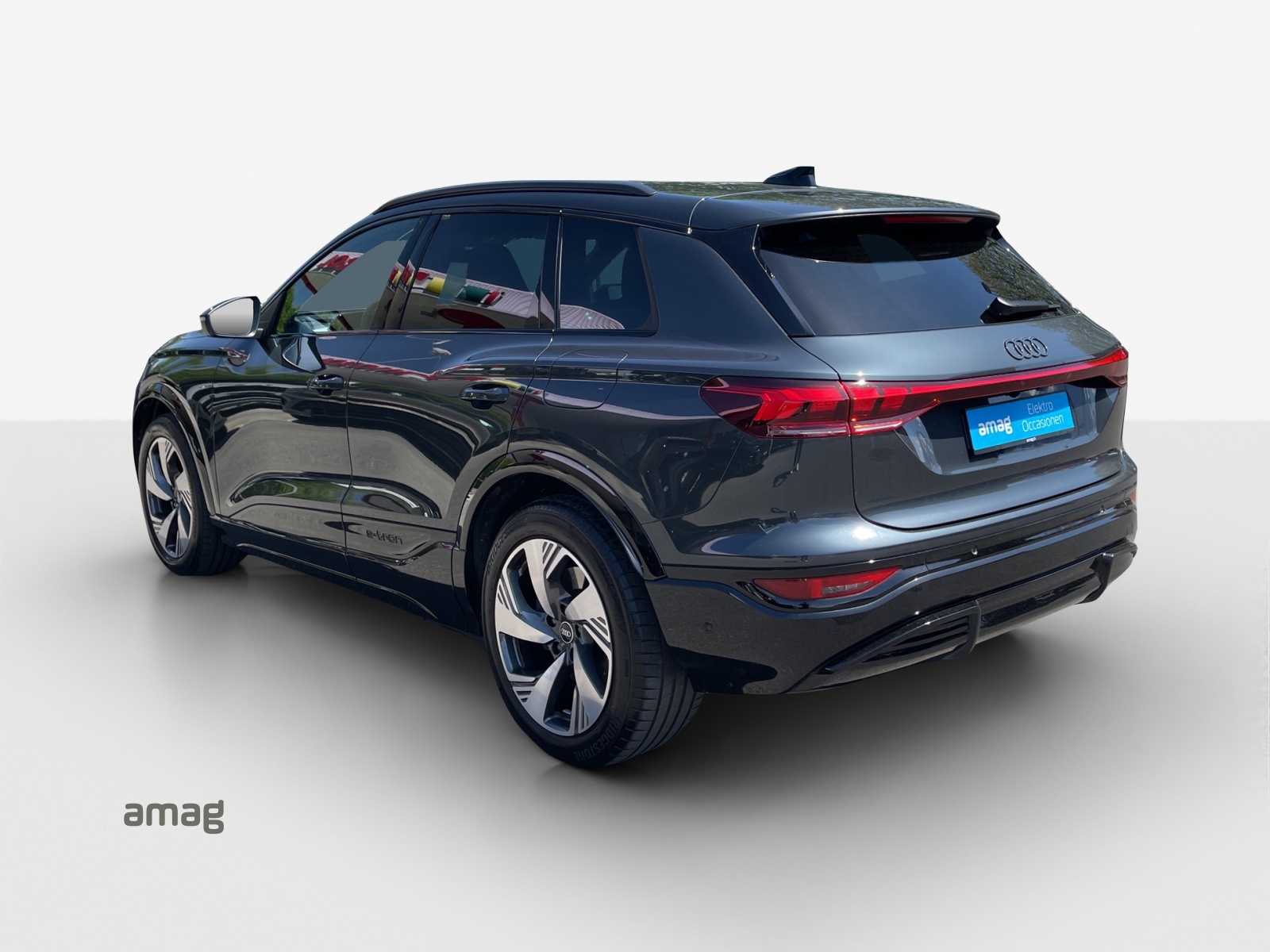 AUDI Q6 e-tron quattro-image-2