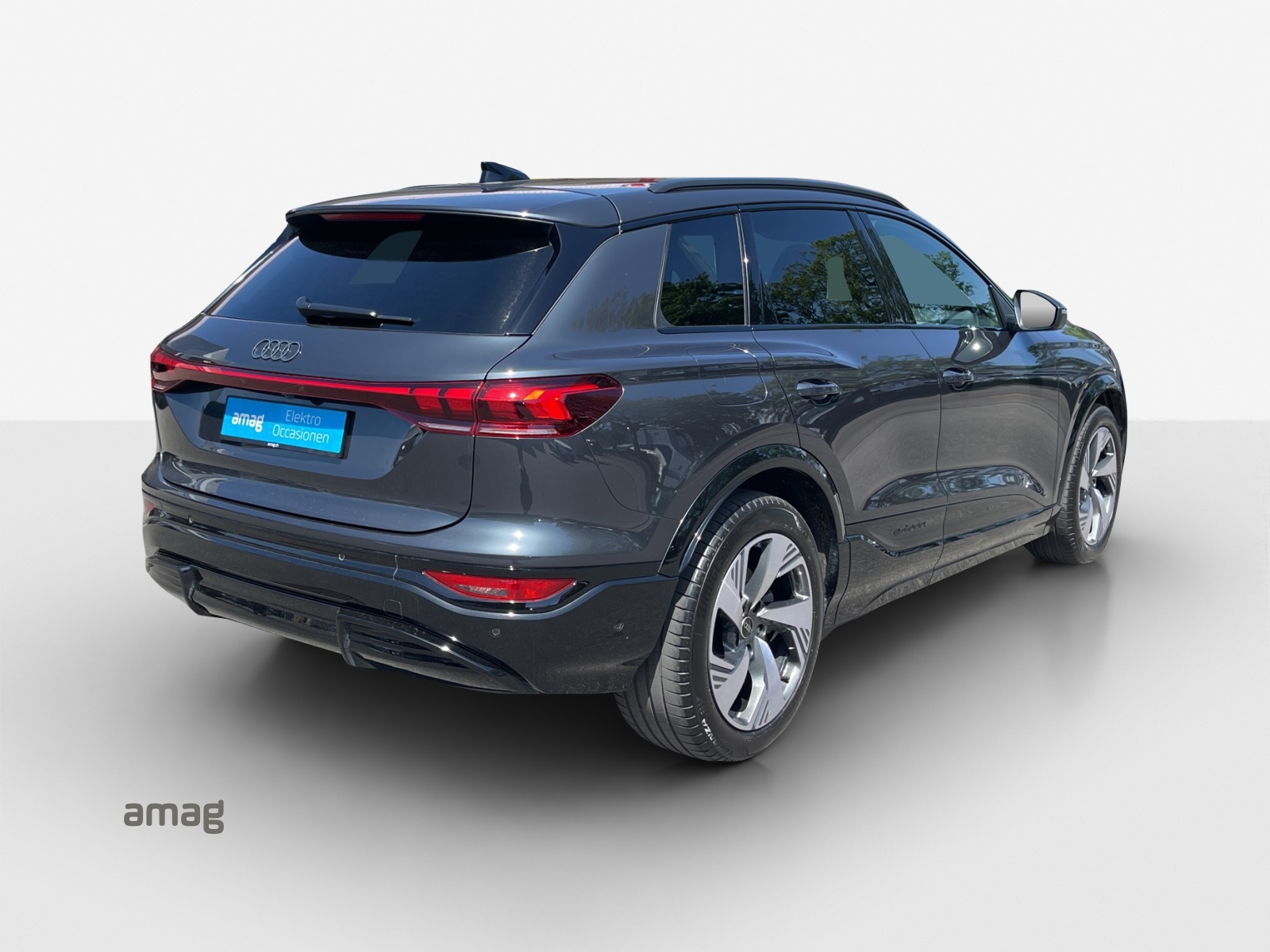 AUDI Q6 e-tron quattro-image-5